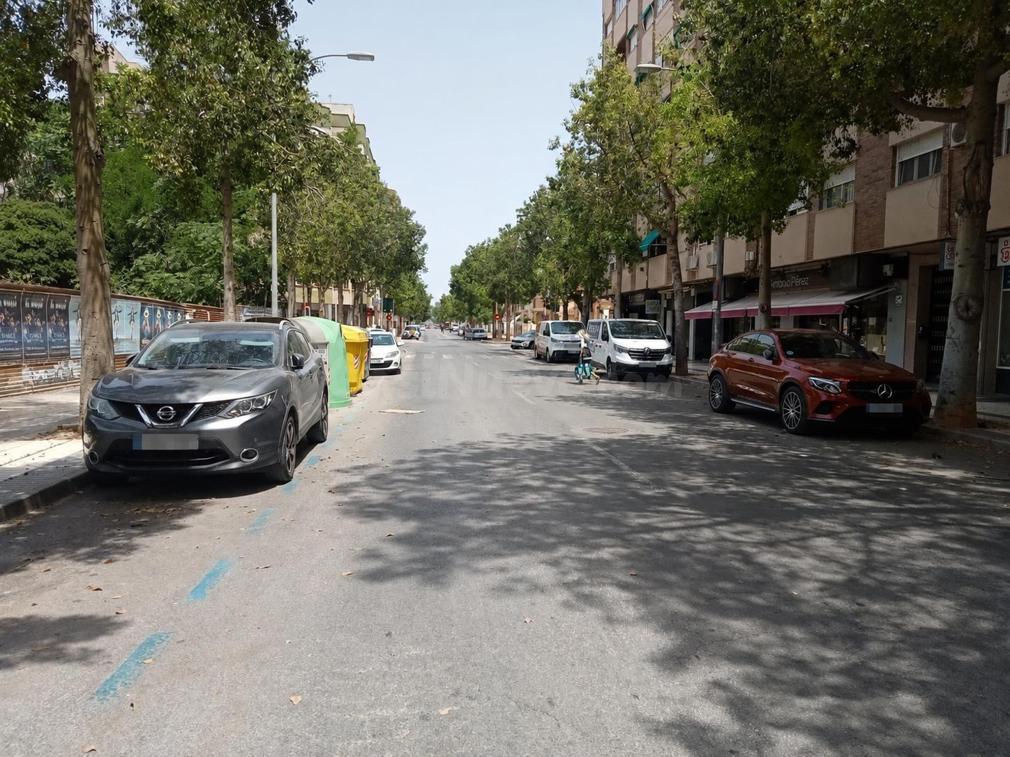 VENTA LOCAL EN RAMON Y CAJAL DE 241 METROS - foto 2