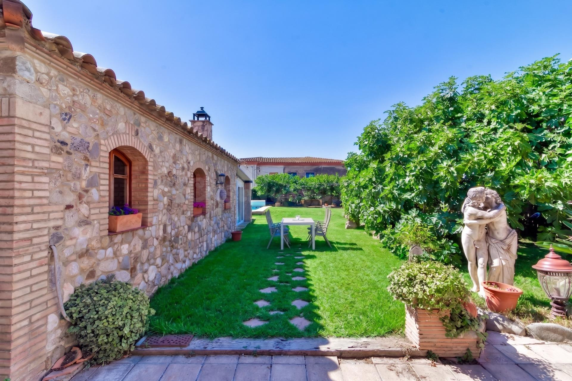 Espectacular casa rústica de piedra con casa de invitados y  - foto 2
