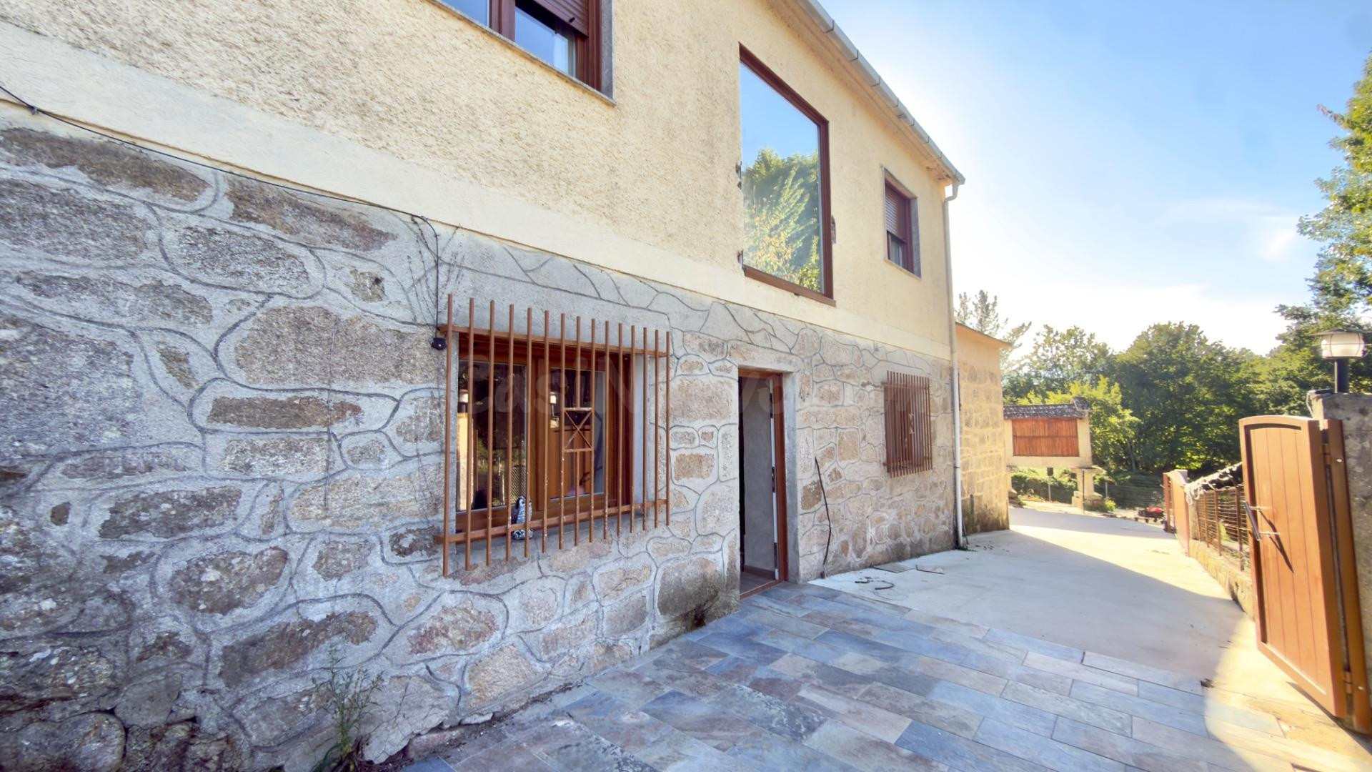 Casa reformada en Vilar en el Concello de Villamarín registr