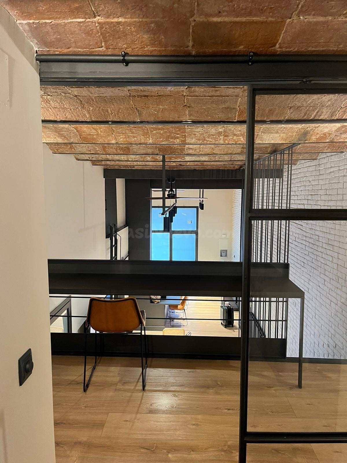 Loft de doble altura con bóveda catalana en el corazón de Vila de Gràcia - foto 4