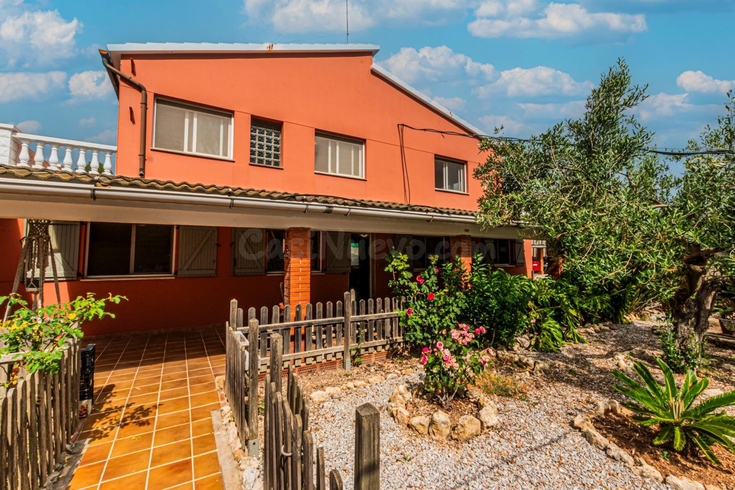Chalet unifamiliar independiente en excelente parcela con es - foto 3
