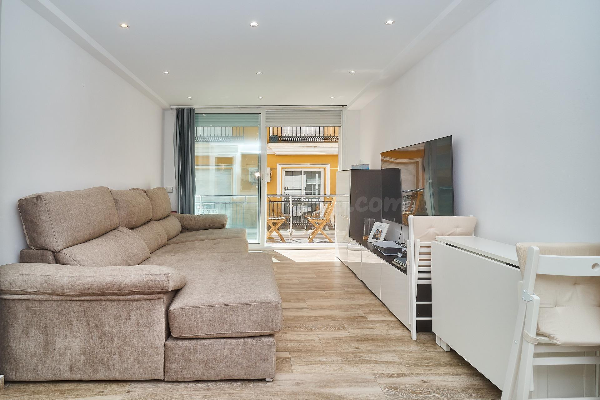 Apartamento totalmente reformado de 3 dormitorios y 3 baños  - foto 2