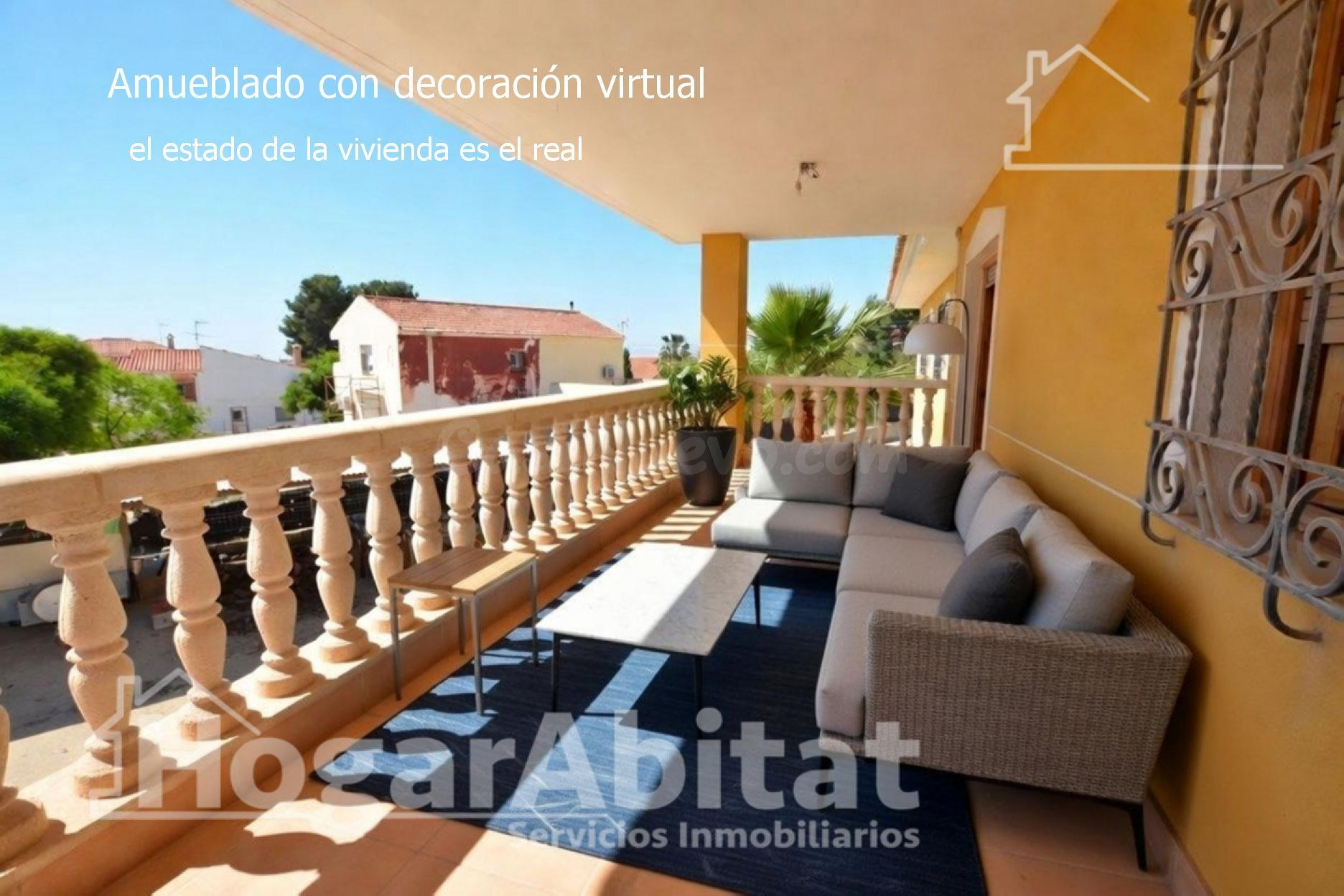 CHALET CON PISCINA, GARAJE, DOS TERRAZAS Y BARBACOA