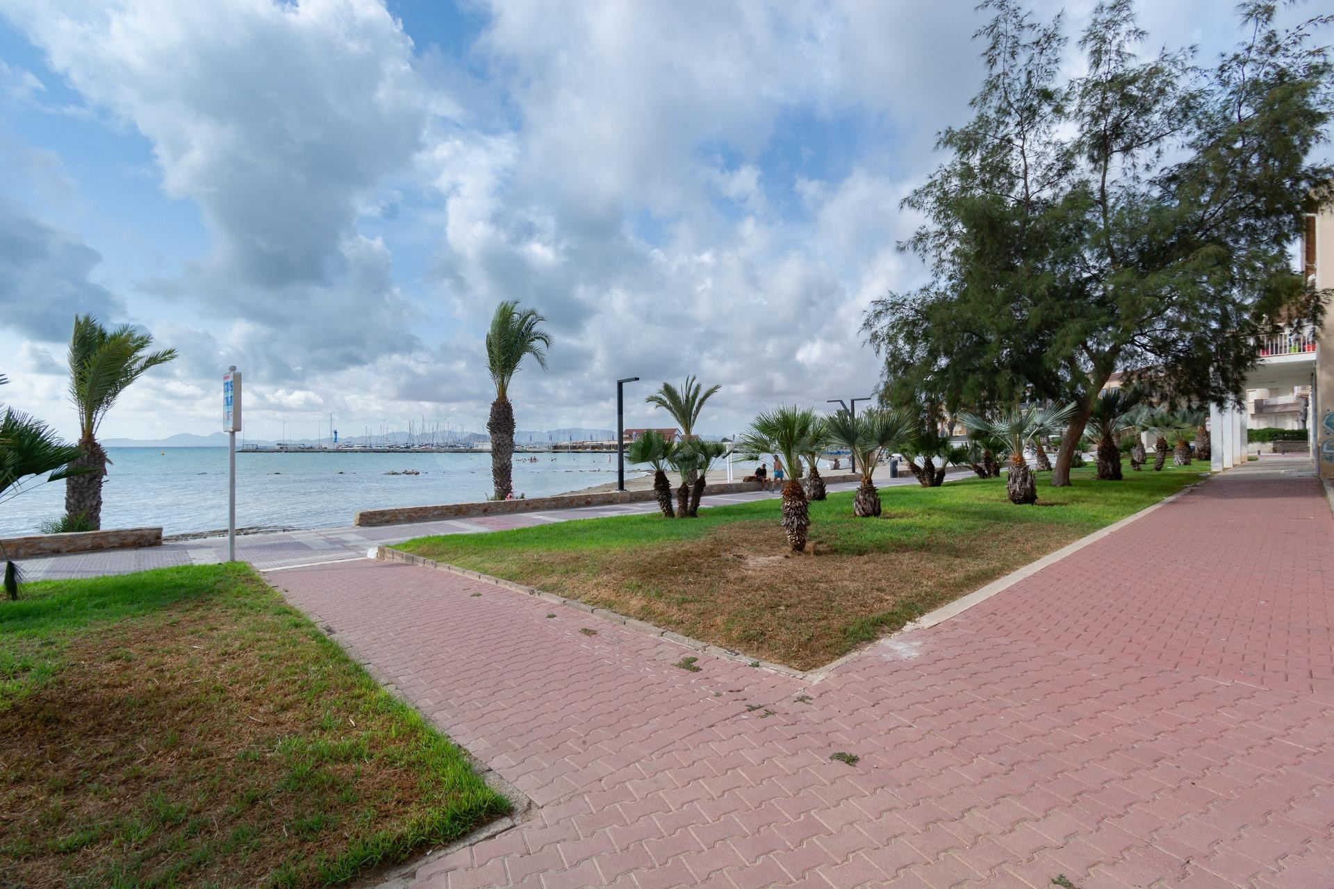 Se vende RESTAURANTE a sólo unos metros del Paseo Marítimo d - foto 3