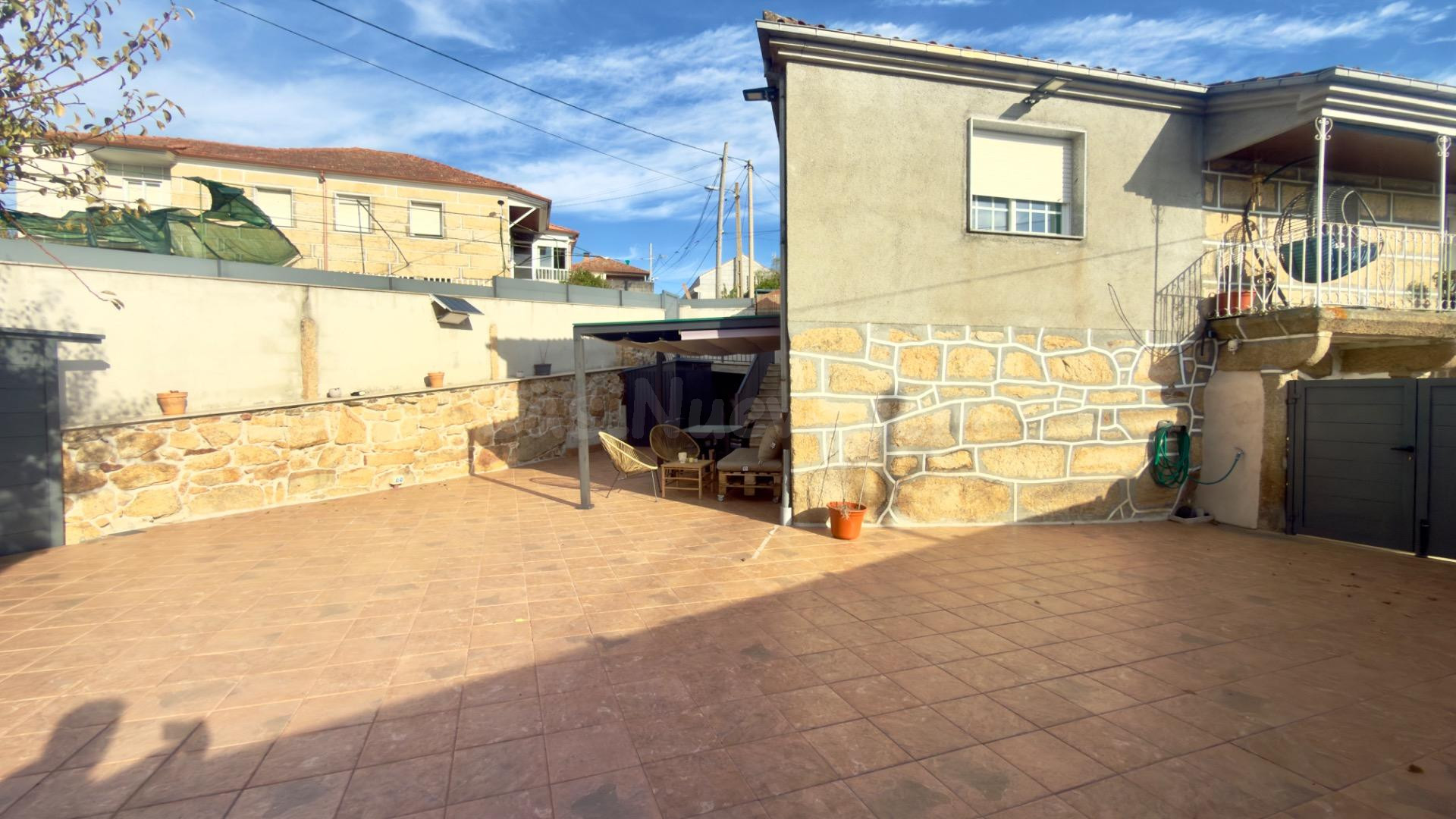 Encantador Chalet de Piedra Reformado - Listo para Vivir - foto 4