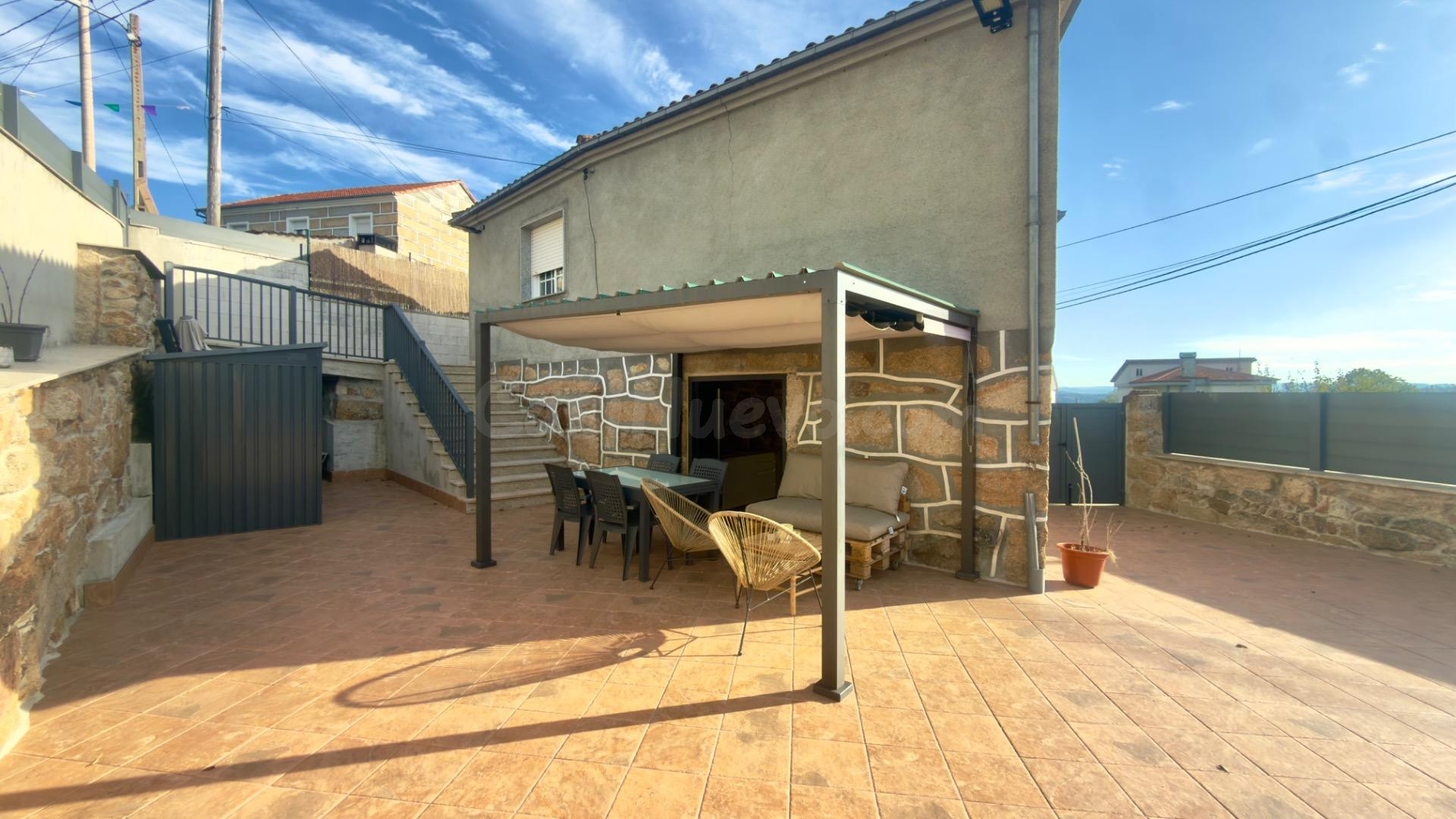 Encantador Chalet de Piedra Reformado - Listo para Vivir - foto 5