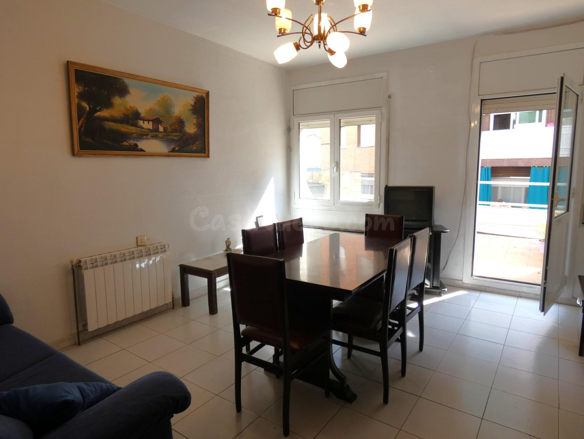 Espaciosa casa pareada de 300 m2 con gran garaje y terraza e