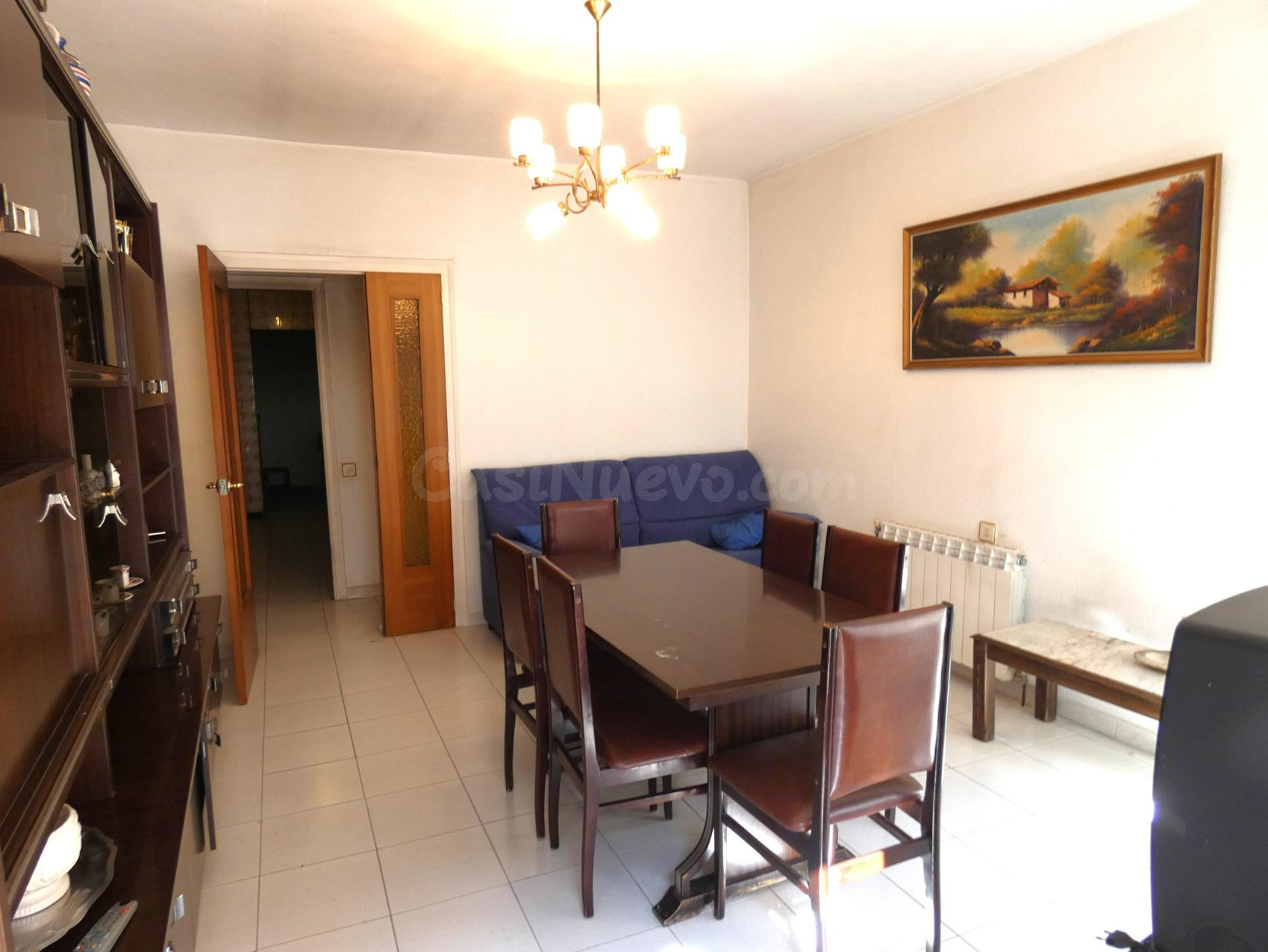 Espaciosa casa pareada de 300 m2 con gran garaje y terraza e - foto 2