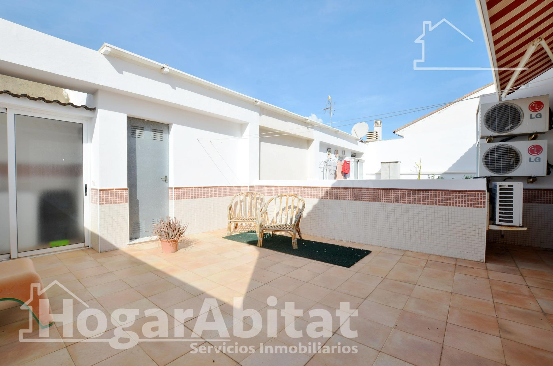 ¡PLAYA DE GANDÍA! PRECIOSO ÁTICO AMPLIO Y EXTERIOR CON GRAN  - foto 2