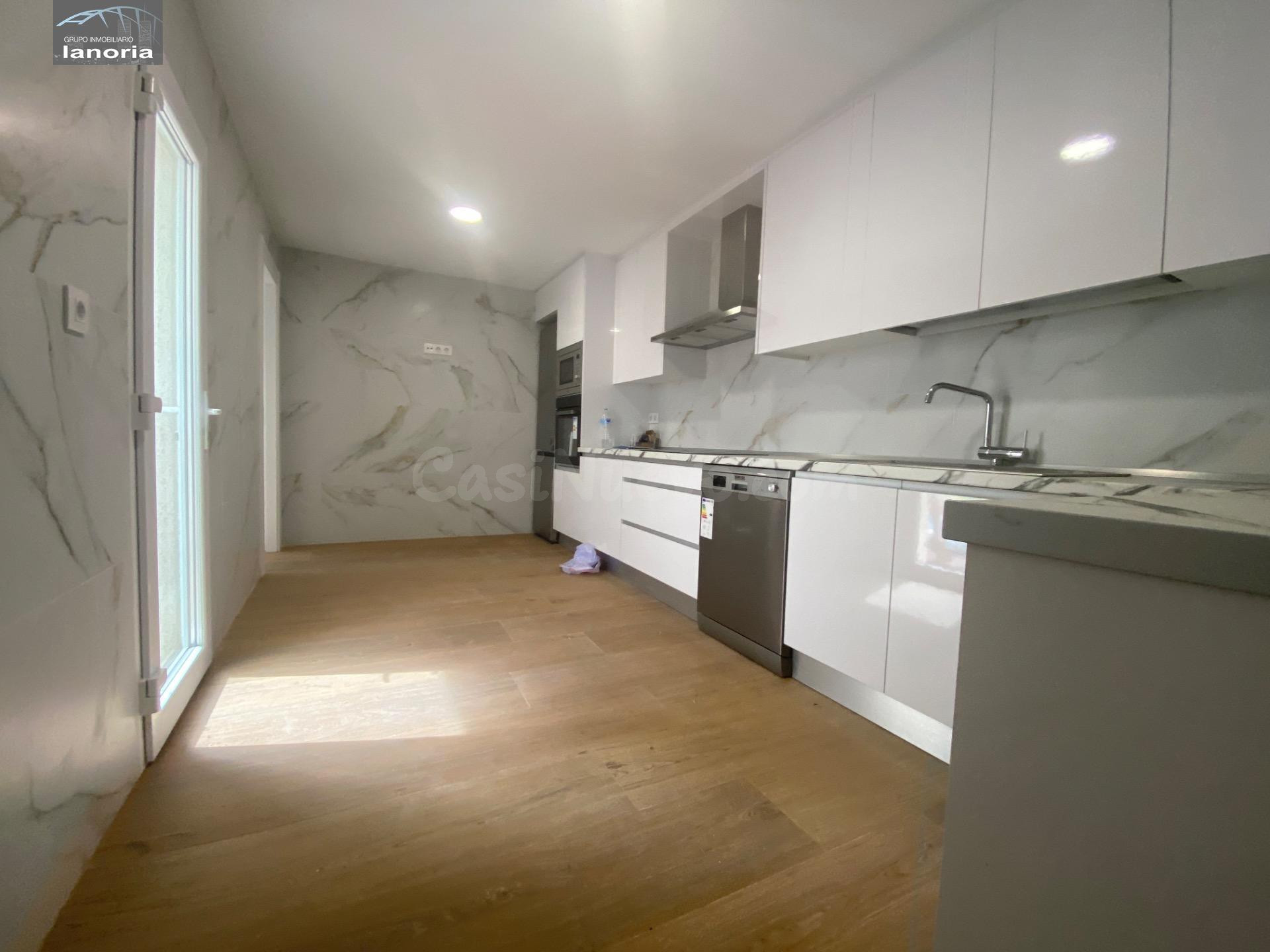 Grupo la Noria Vende Amplio Piso de 4 Dormitorios, 2 baños y