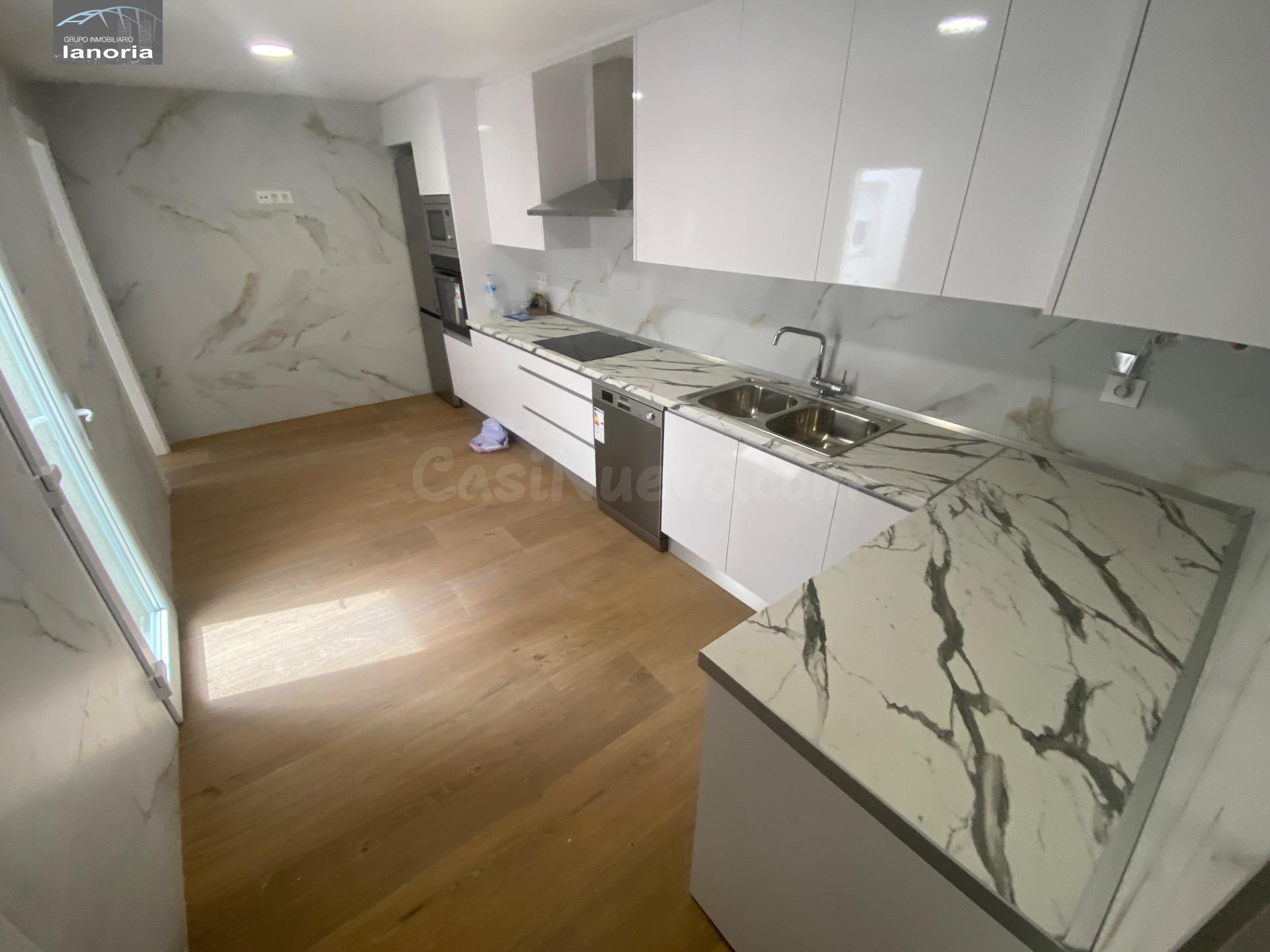 Grupo la Noria Vende Amplio Piso de 4 Dormitorios, 2 baños y - foto 2