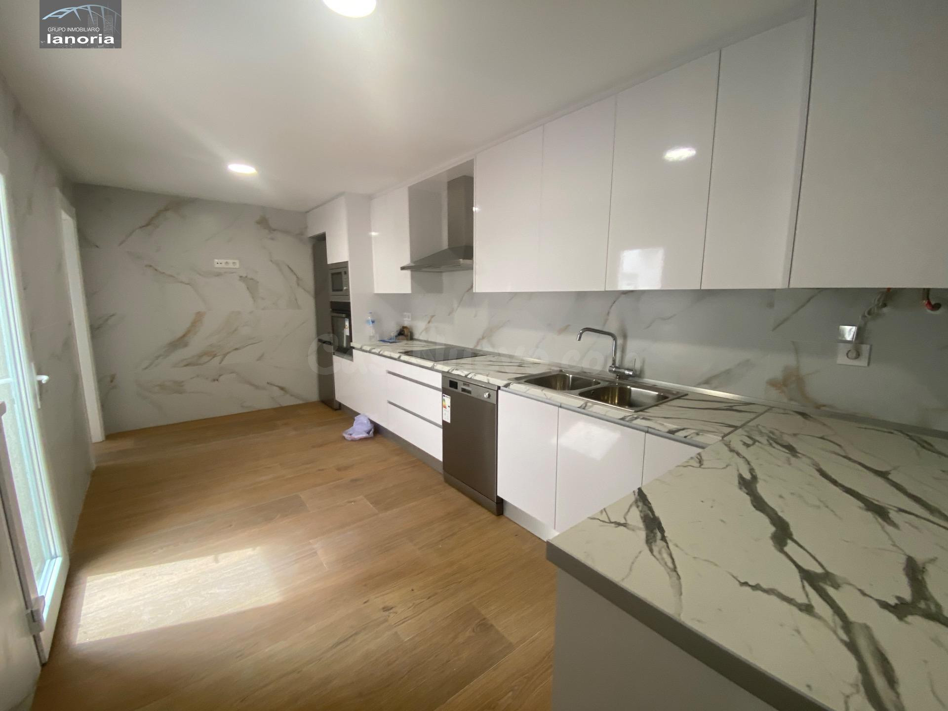 Grupo la Noria Vende Amplio Piso de 4 Dormitorios, 2 baños y - foto 4