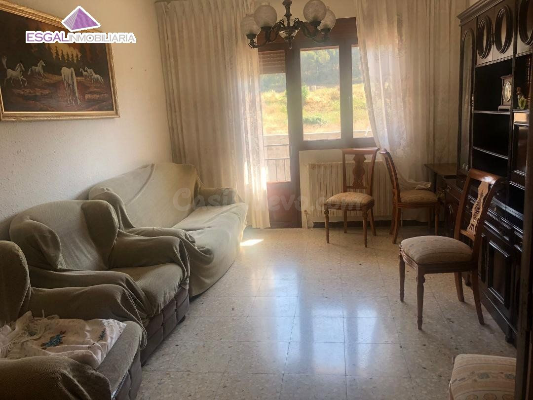 Se vende casa con jardín en Barbastro