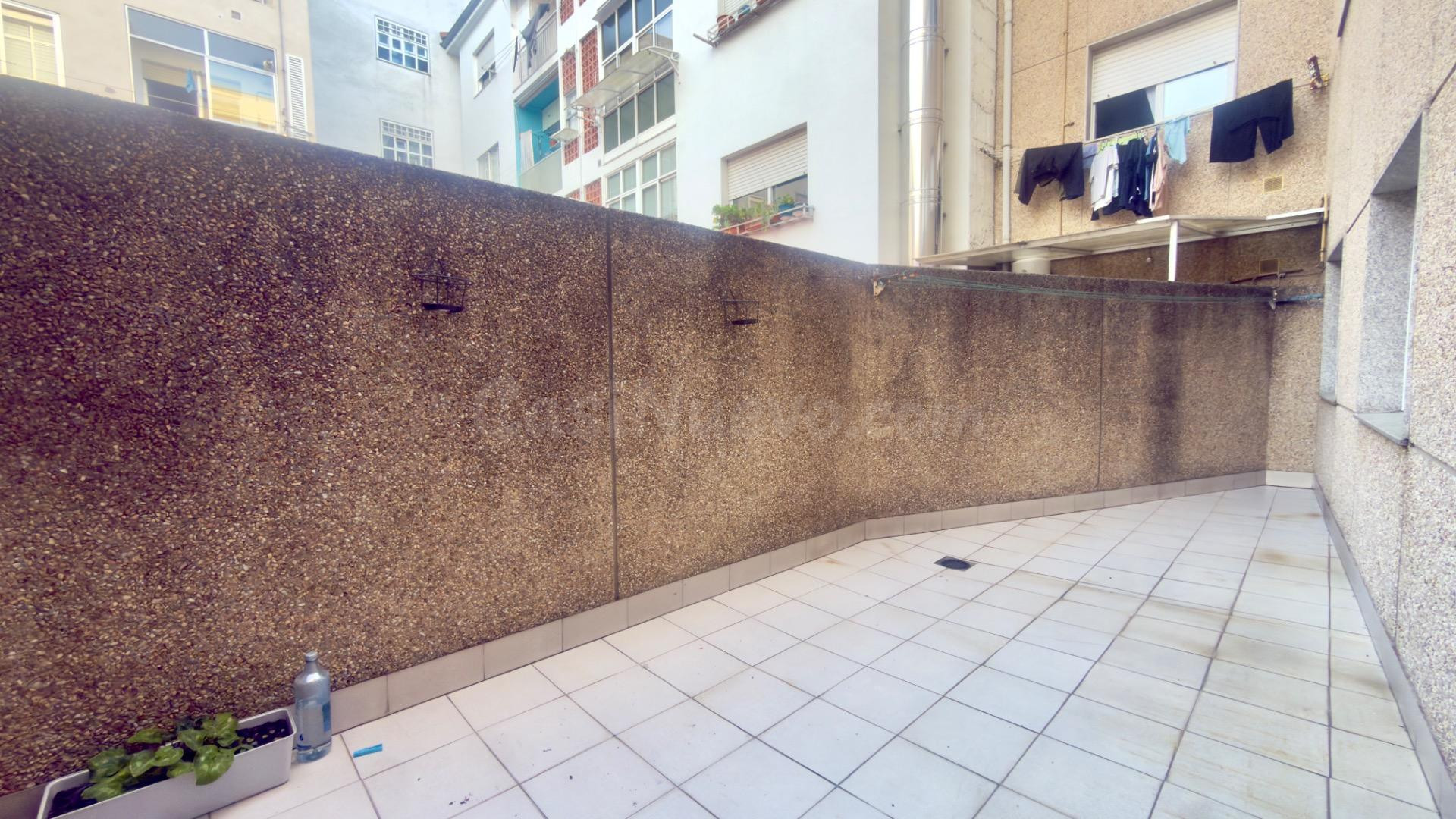 Espacioso Piso de 4 Dormitorios con Ascensor, Garaje y Terra - foto 5