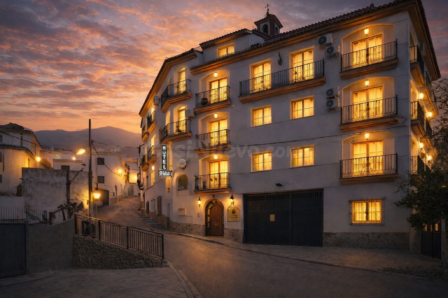 Hotel Juan Francisco en venta: una joya hotelera en Güejar S
