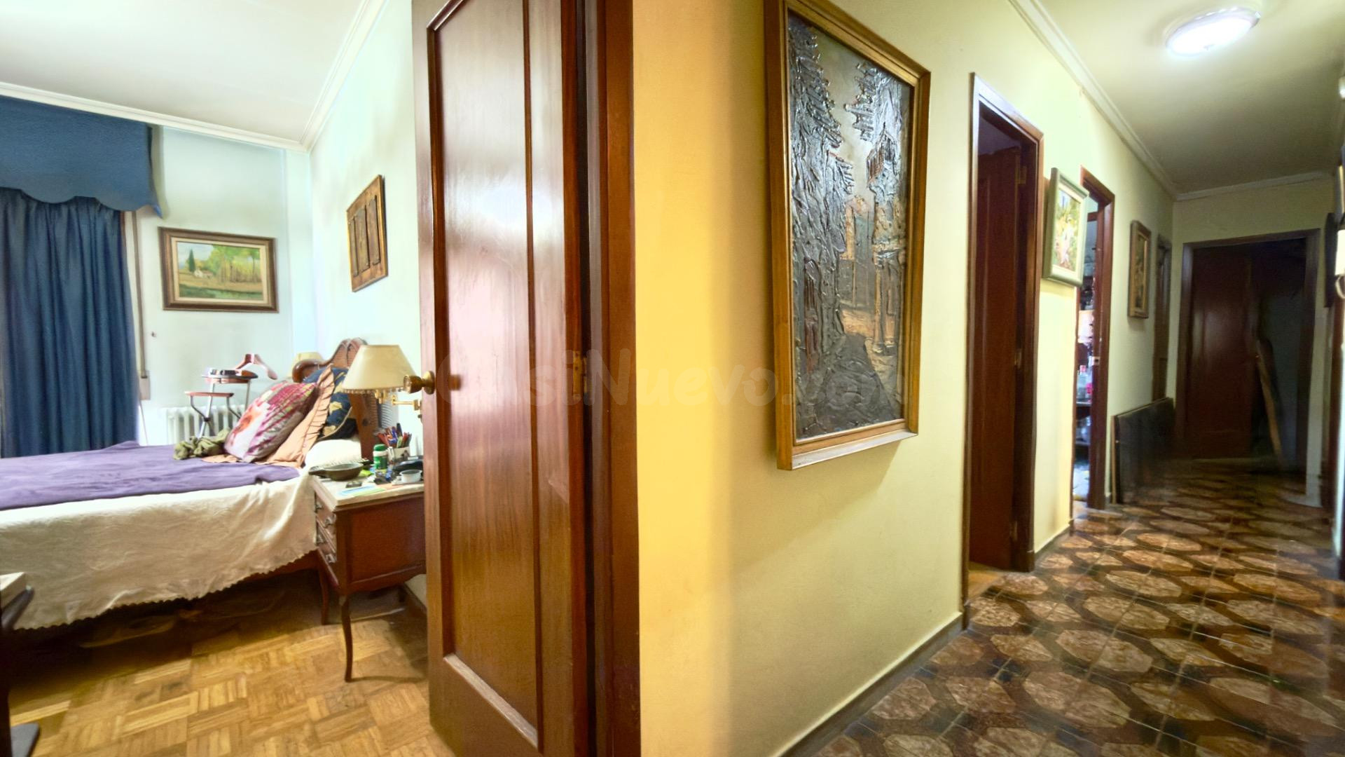 Se vende piso en el centro para reformar con ascensor 4 habi - foto 3