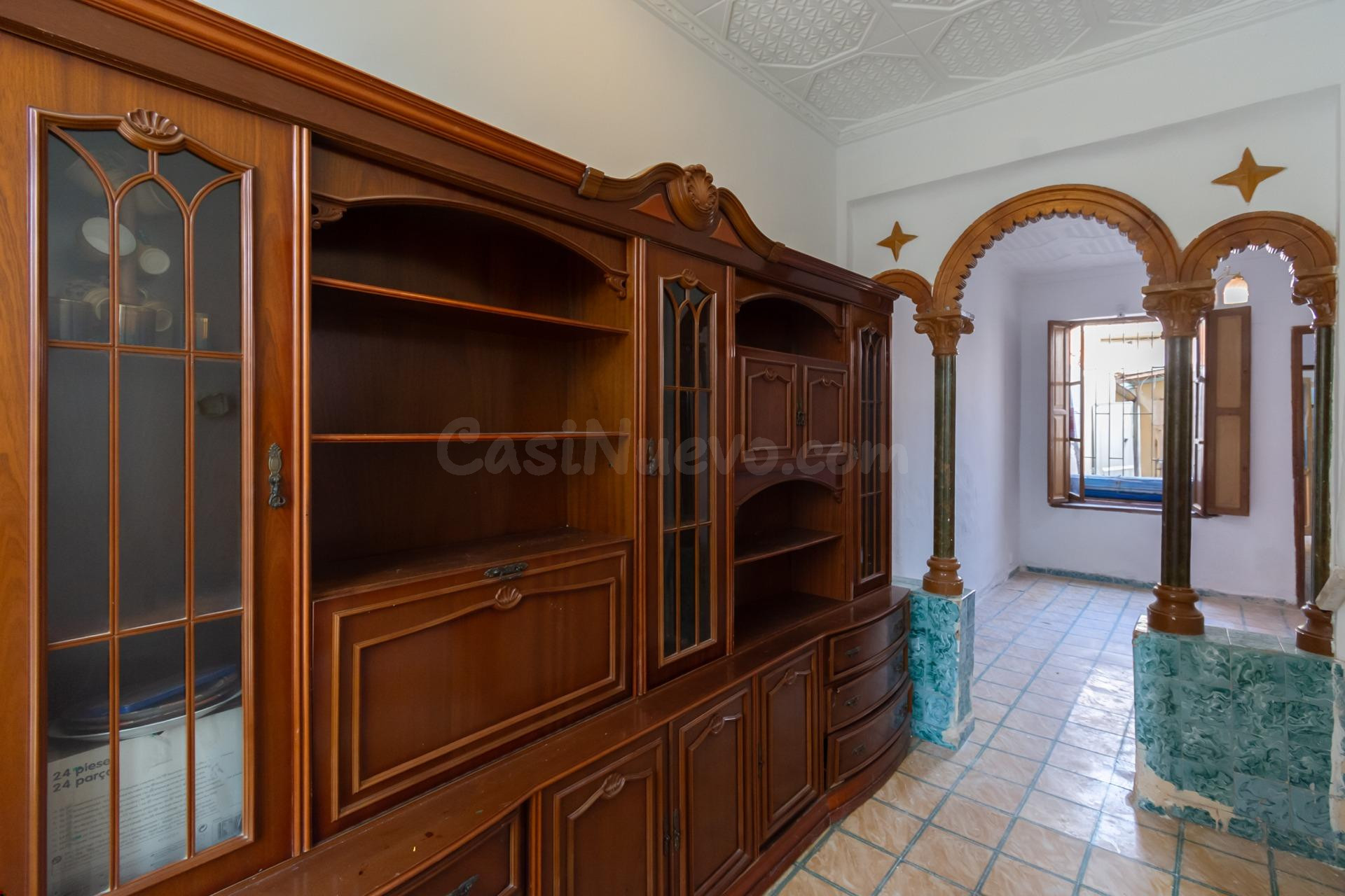 Casa con patio y almacén con doble acceso de entradas en San - foto 2