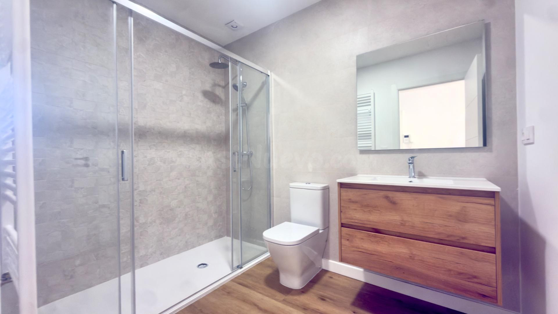 APARTAMENTO A ESTRENAR CON TERRAZA Y JARDIN CERCA DE LA ALAM - foto 5