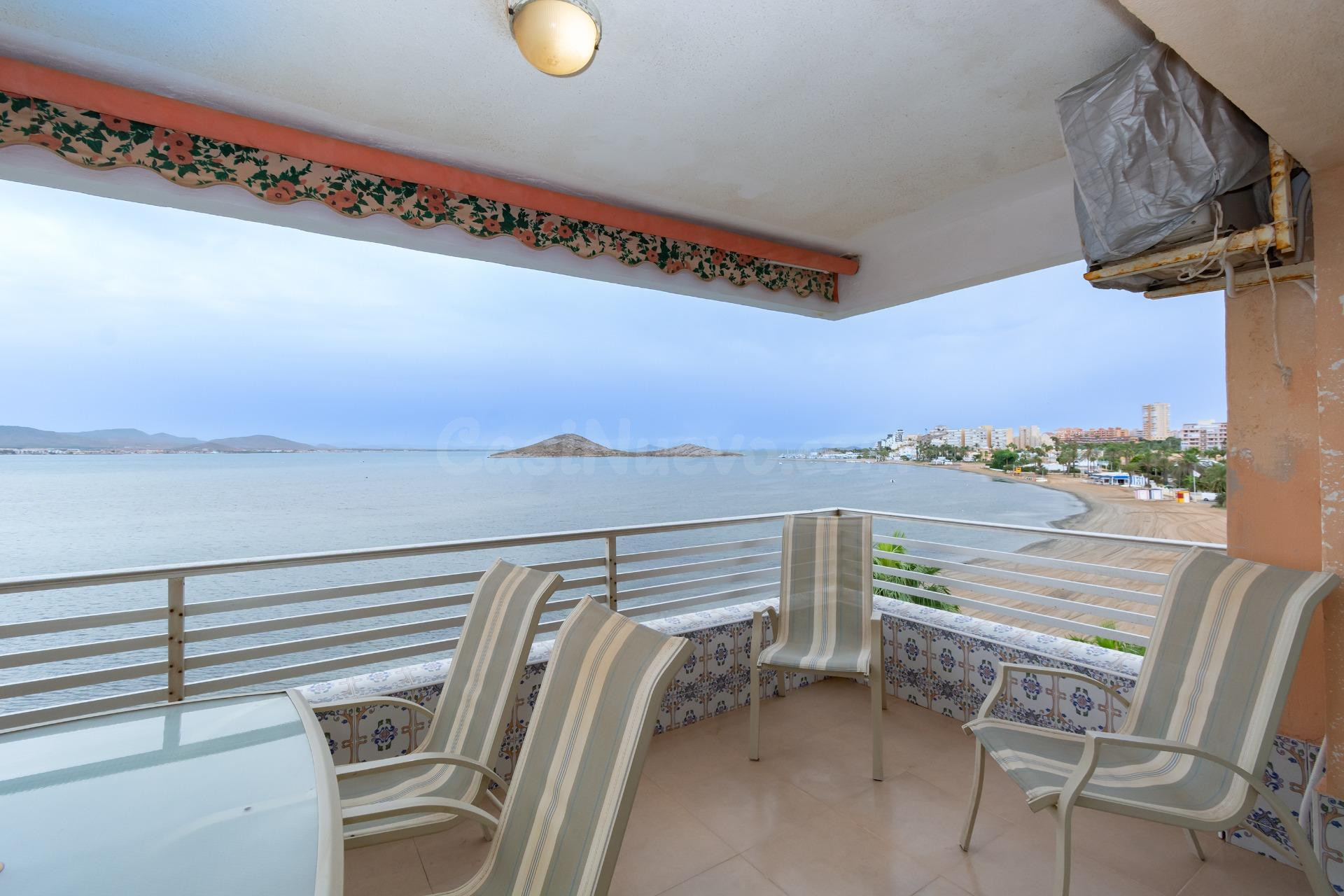 AMPLIO PISO DE 4 DORMITORIOS CON VISTAS AL MAR MENOR EN LA M