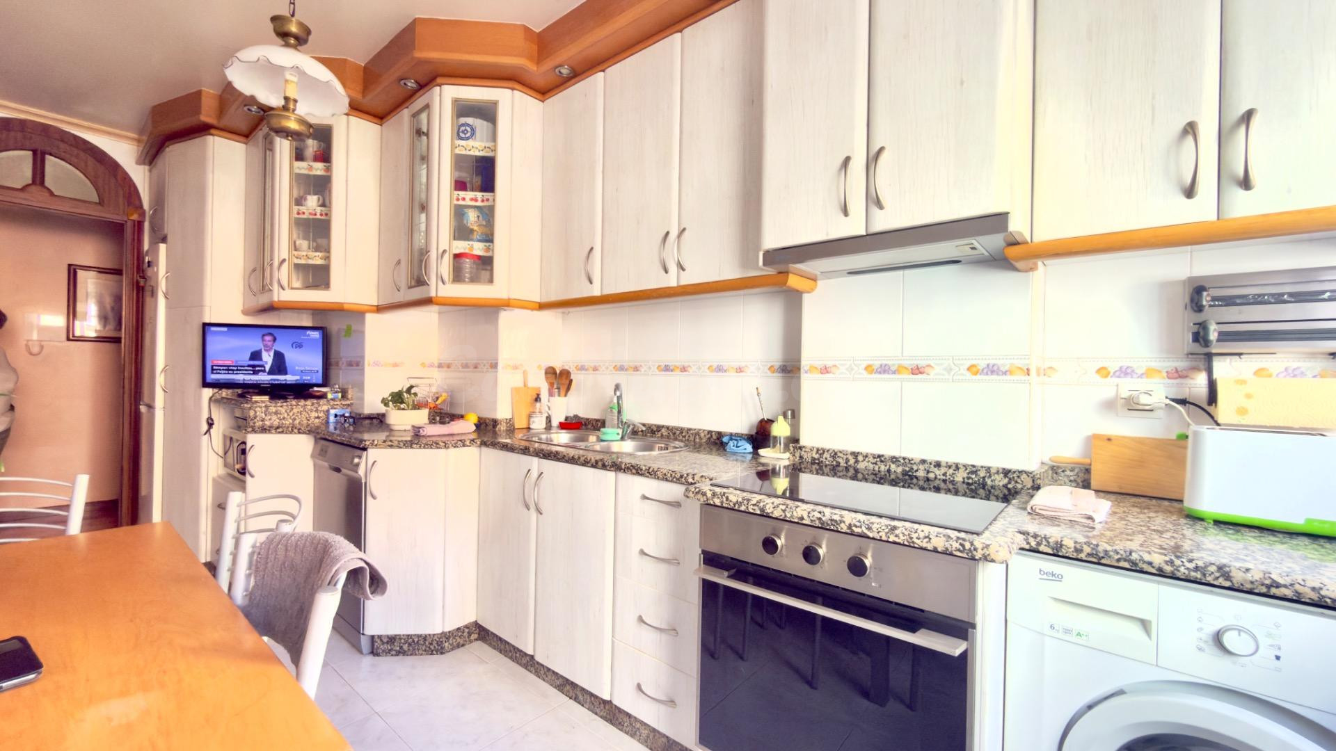 Piso en Venta - Centro de Orense 3 habitaciones 2 baños y ascensor