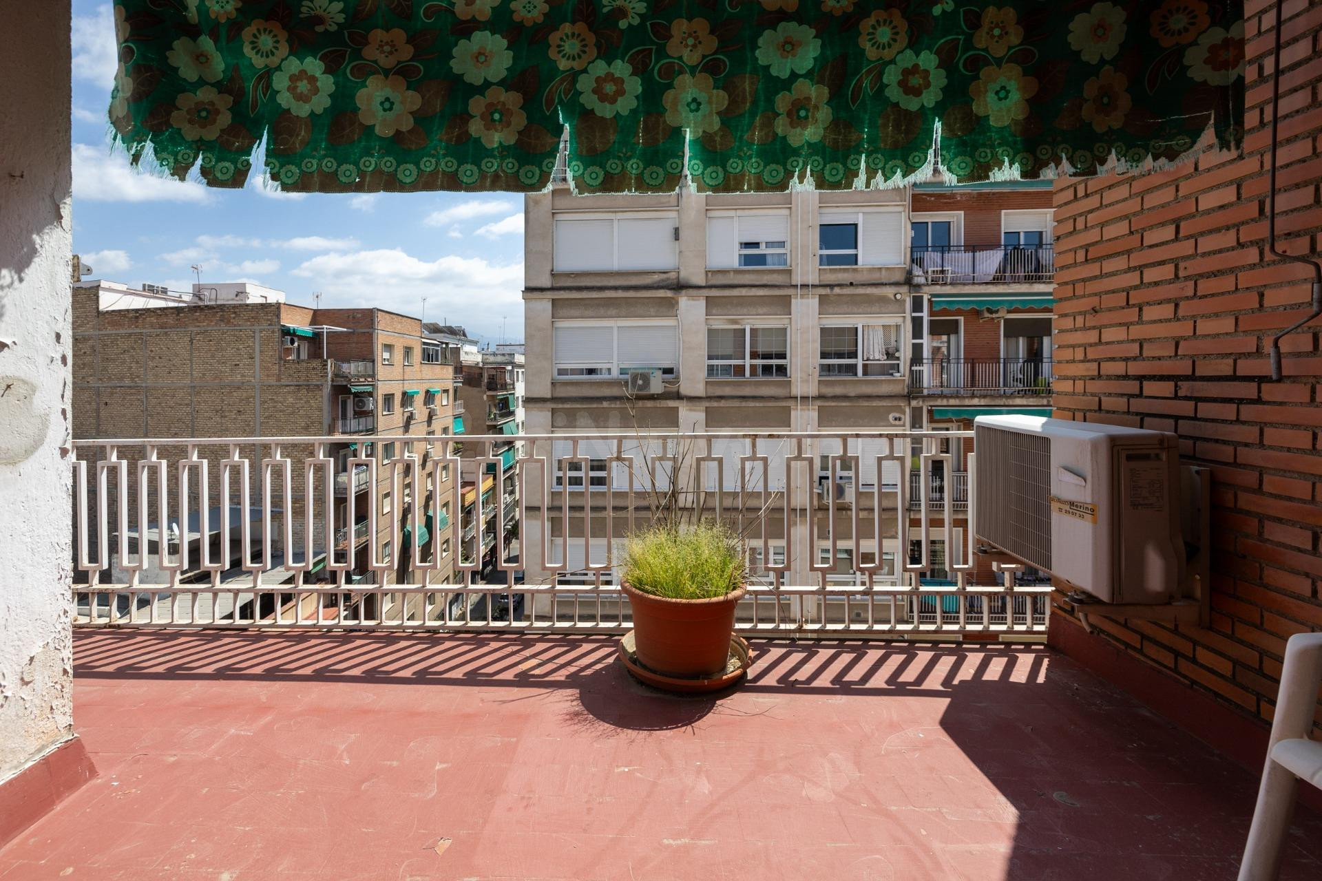 ÁTICO EN PLENO CENTRO DE LA CIUDAD. MAGNÍFICA OPORTUNIDAD. - foto 2
