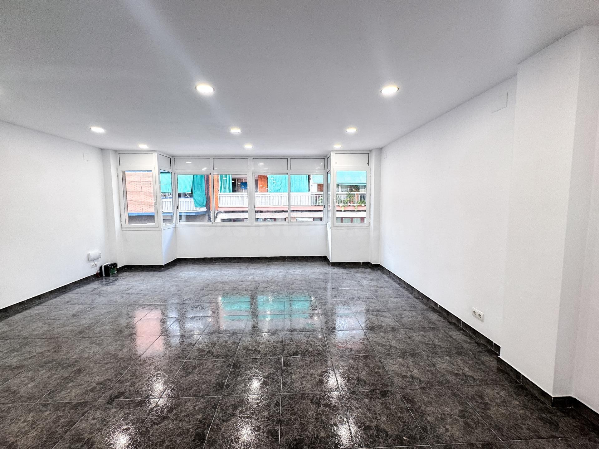 Local comercial 91m² en venta - La Salut - Lloreda