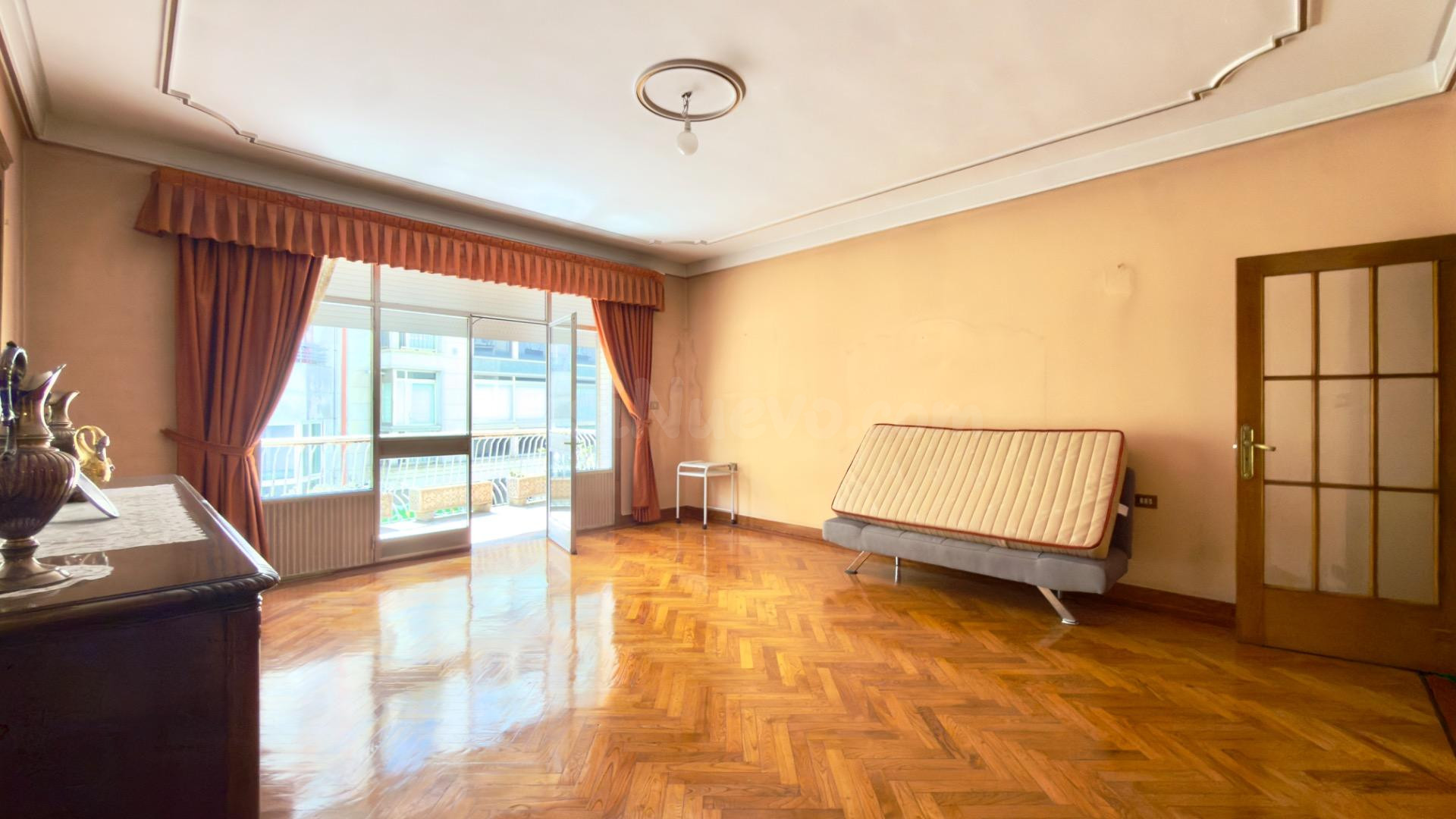 Piso en Venta - Orense Centro con 4 habitaciones 3 baños gar - foto 3