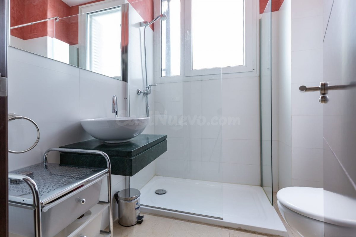 Precioso piso amueblado junto a Plaza Nueva - foto 4