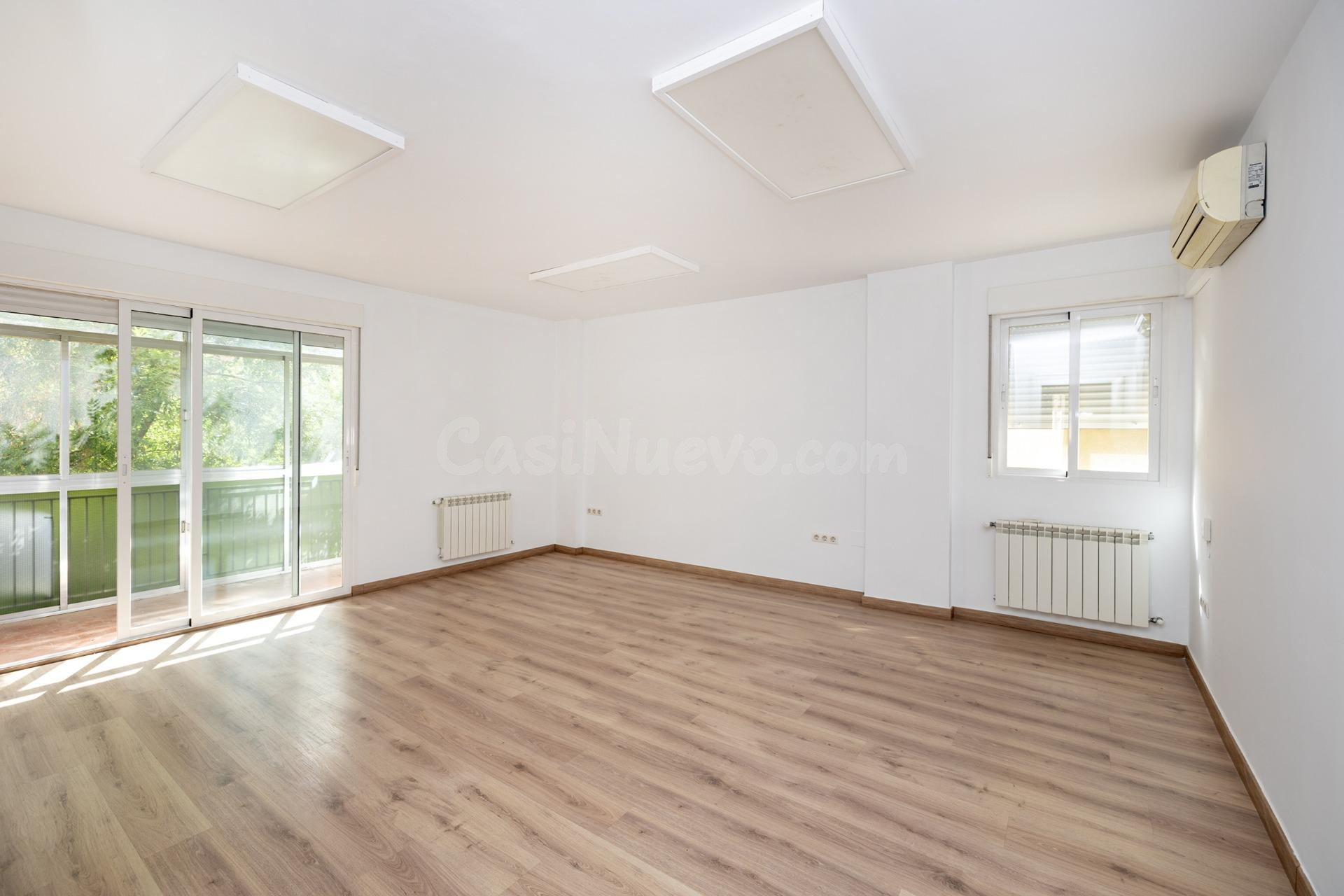 GRAN PISO EN CAMINO DE RONDA JUNTO A CALLE RECOGIDAS CON 212M2 CONSTRUIDOS , 5 DORM, DOS BAÑOS, EDIFICIO SEÑORIAL
