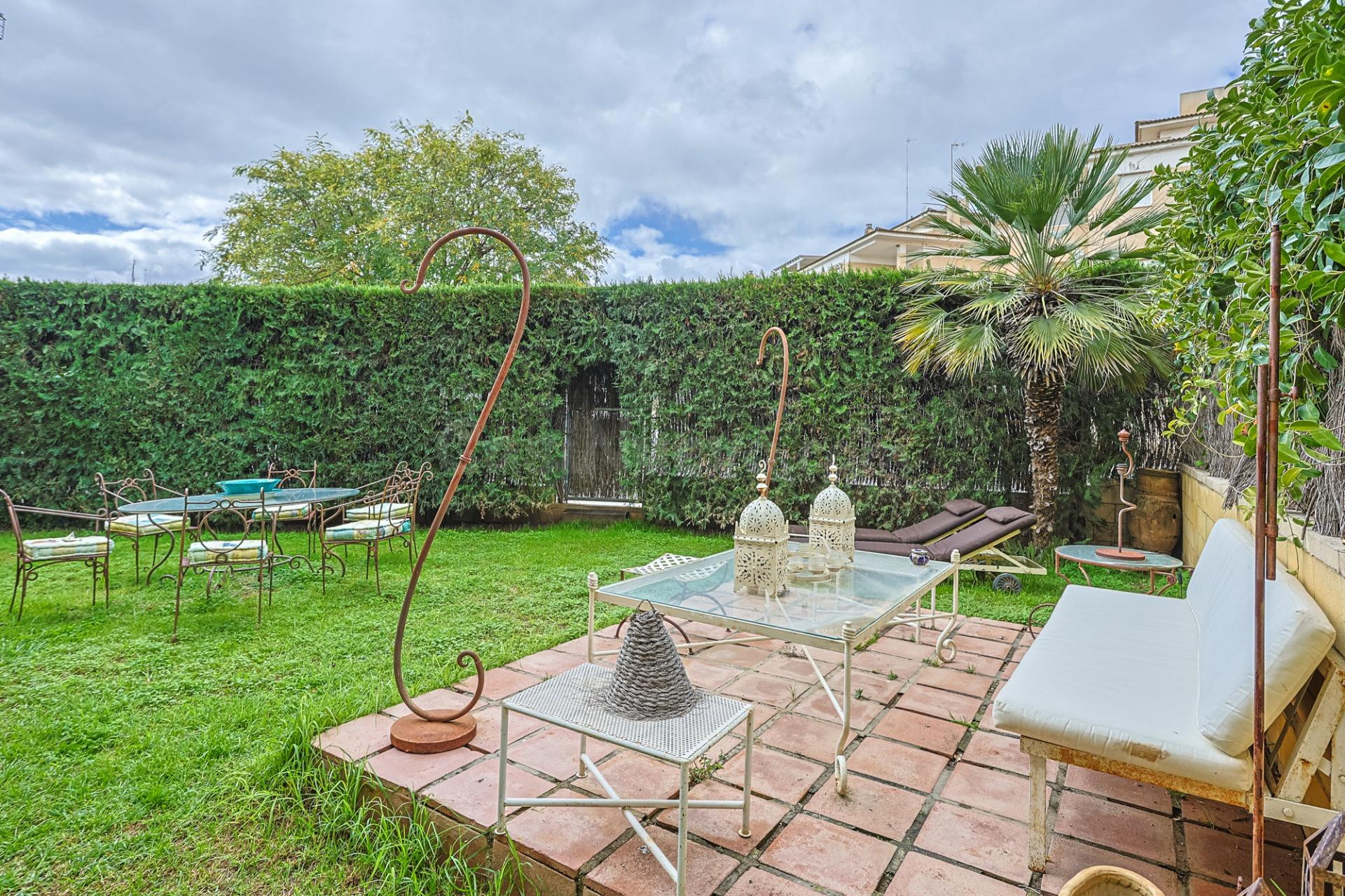 VIVIENDA DE ESQUINA CON JARDIN PRIVADO. STA EUFEMIA. TOMARES - foto 3