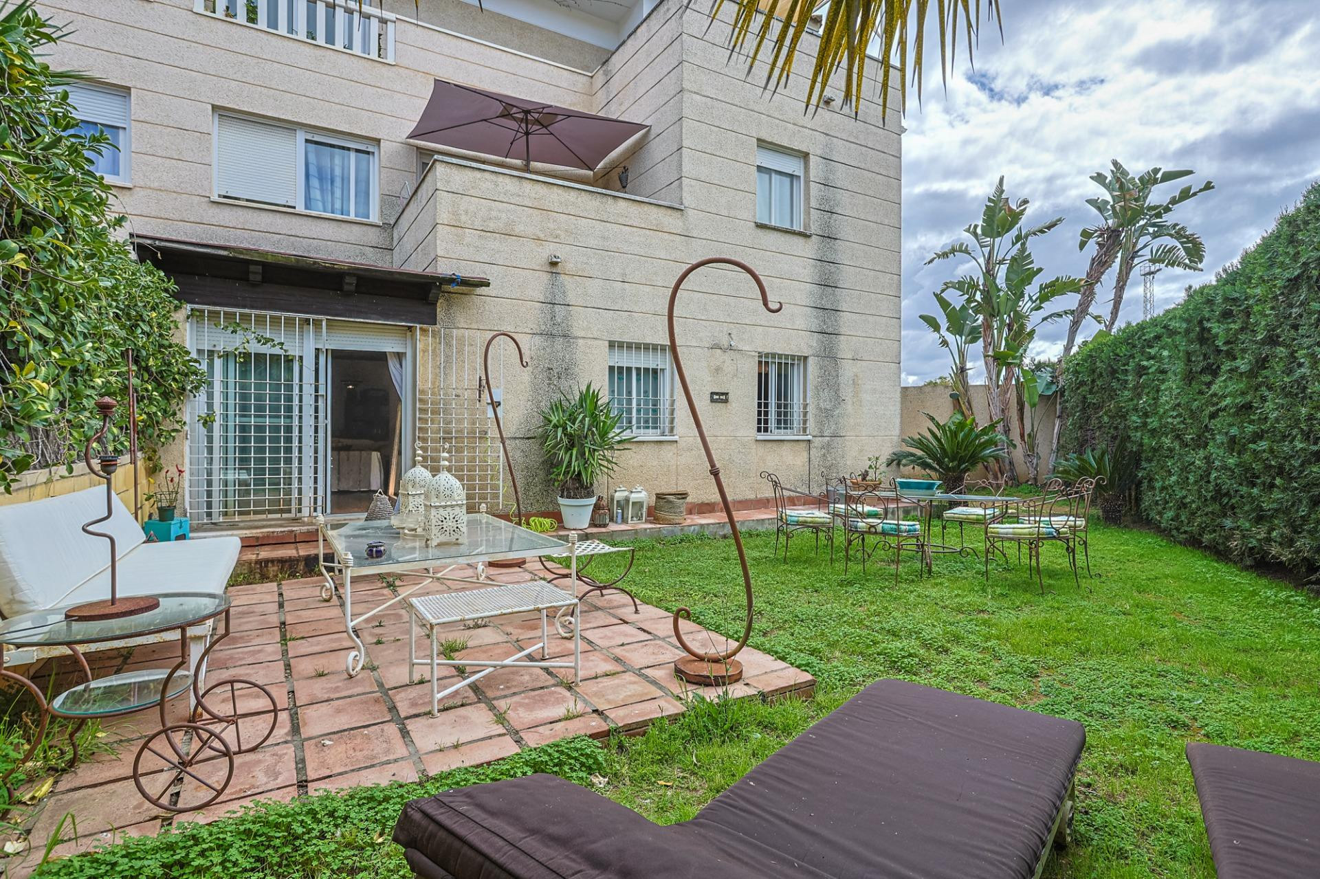 VIVIENDA DE ESQUINA CON JARDIN PRIVADO. STA EUFEMIA. TOMARES - foto 5