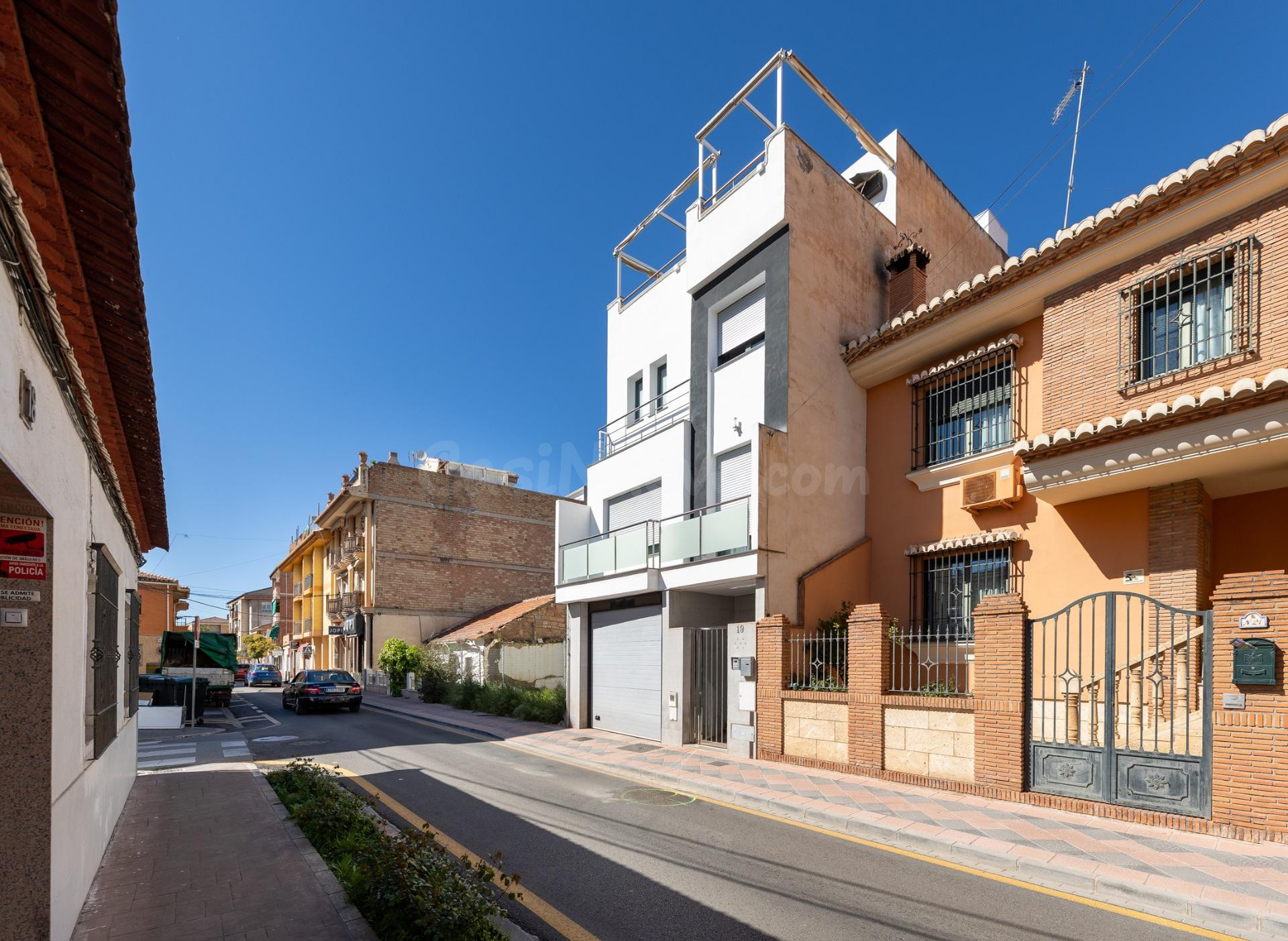 Venta de casa con calidades de lujo en Armilla (Granada)