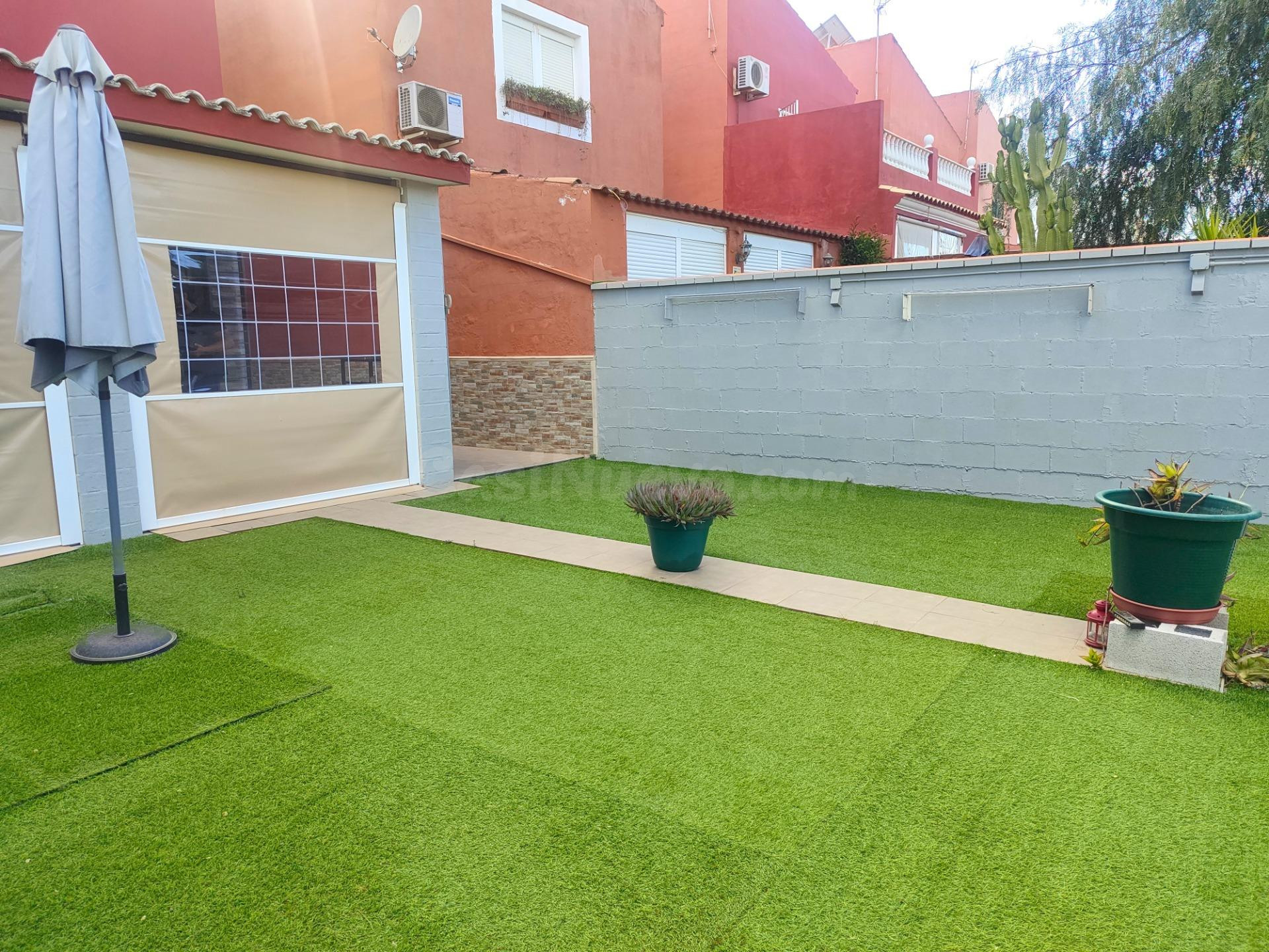 CASA UNIFAMILIAR COMPLETAMENTE REFORMADA CON JARDIN Y PISCIN - foto 2