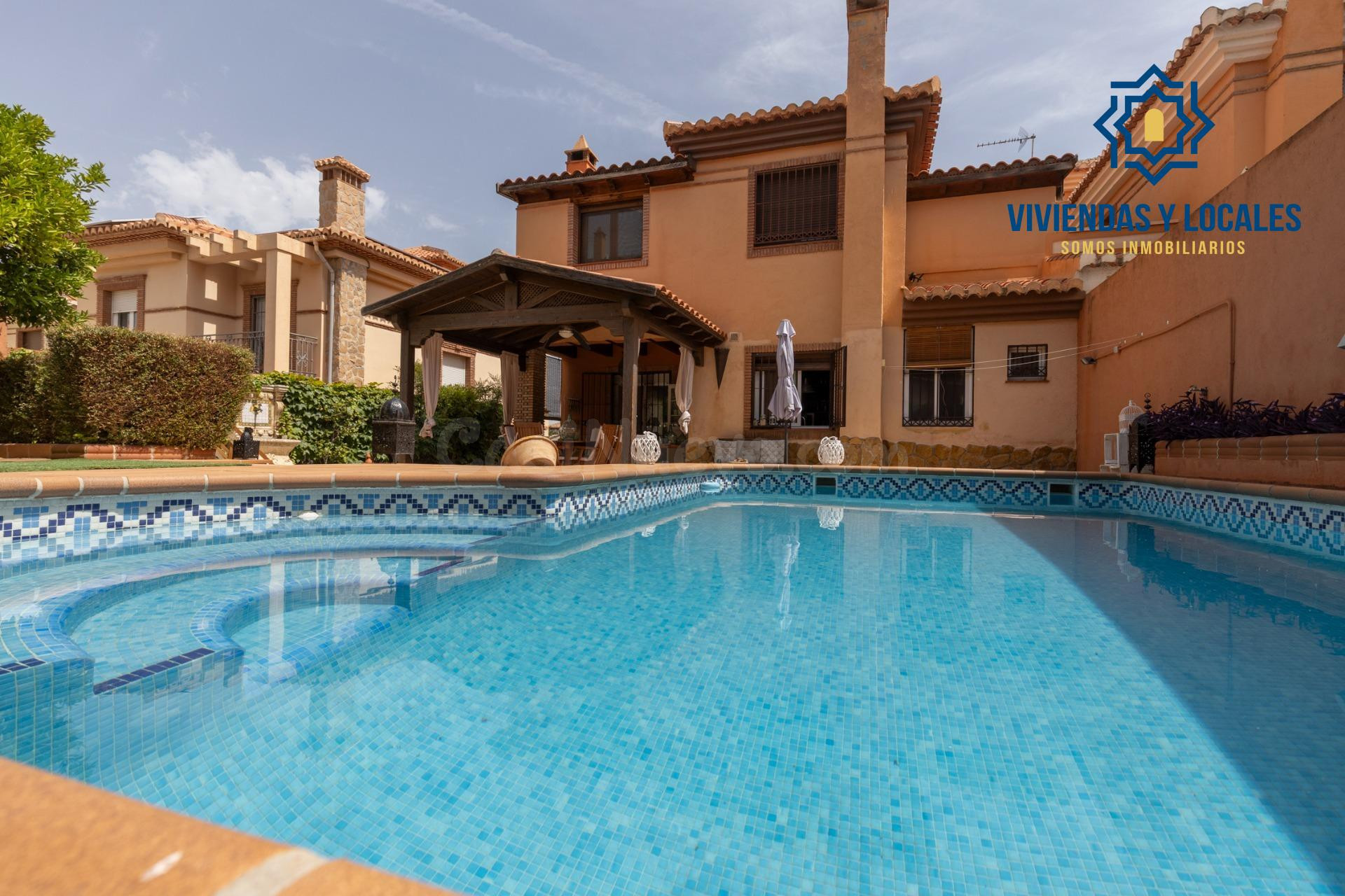 Exclusiva vivienda premium en La Zubia - foto 3