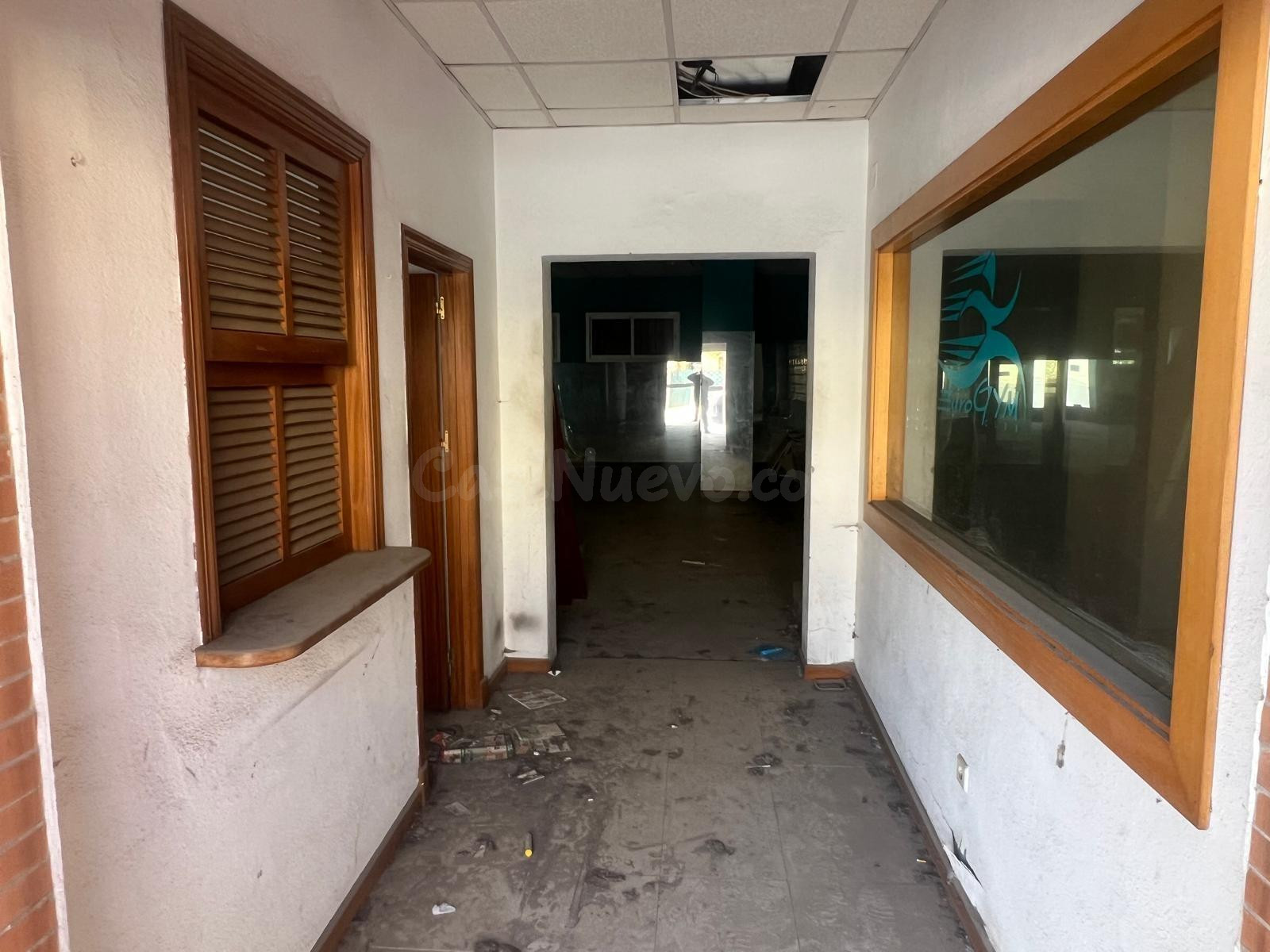 Gran local comercial de 380 m2 en excelente ubicación y con 