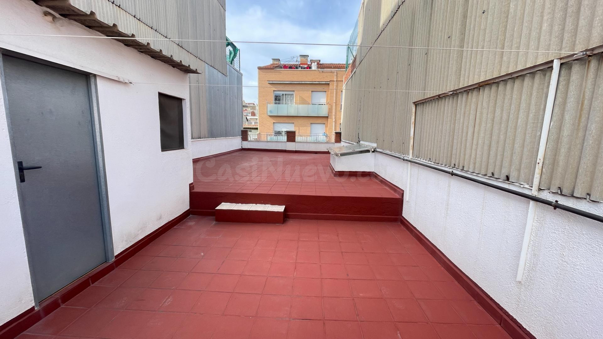 FINCA DE 2 VECINOS. ENTRADA INDEPENDIENTE. TERRAZA DE 50M2. - foto 3
