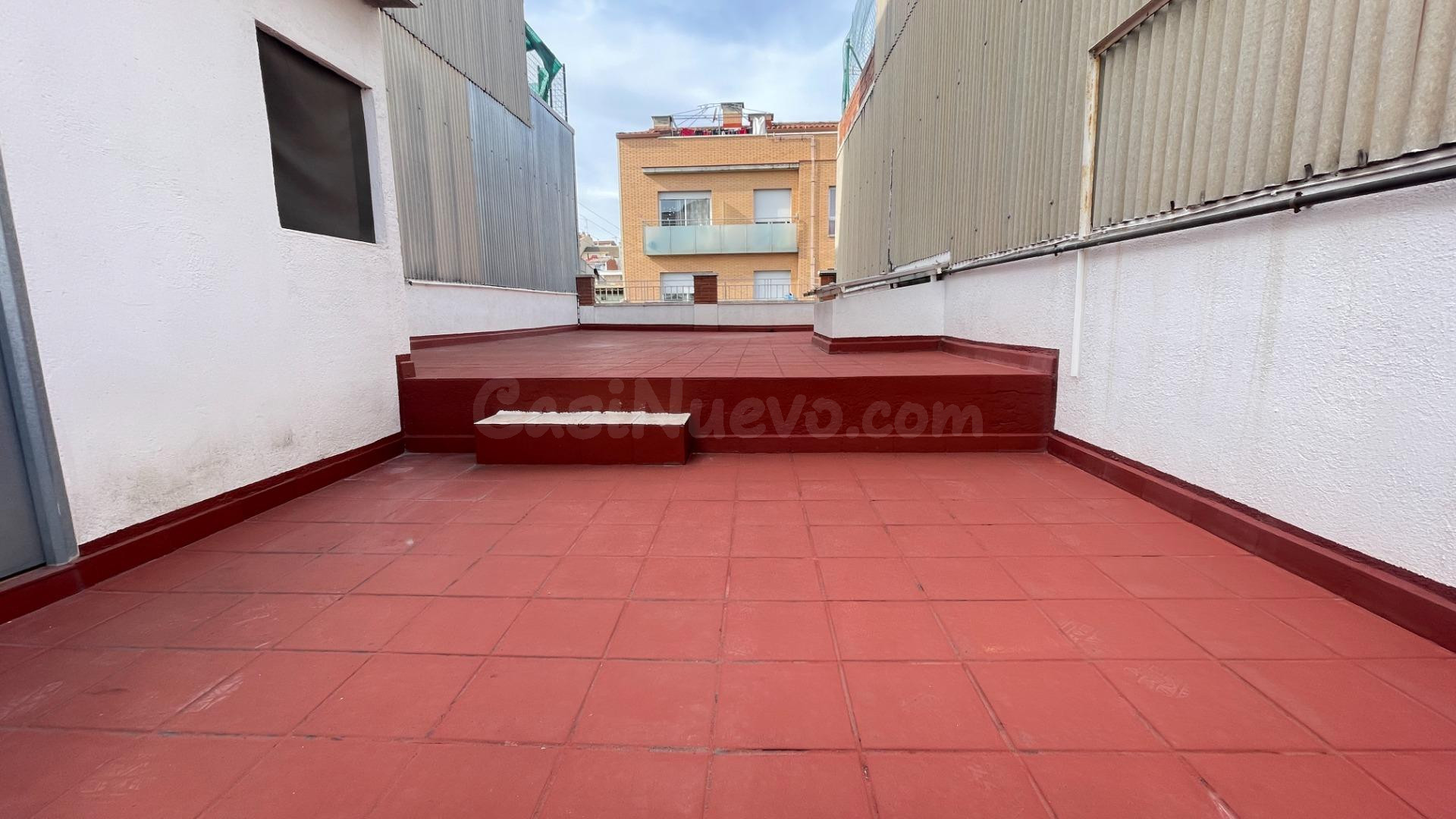 FINCA DE 2 VECINOS. ENTRADA INDEPENDIENTE. TERRAZA DE 50M2. - foto 4