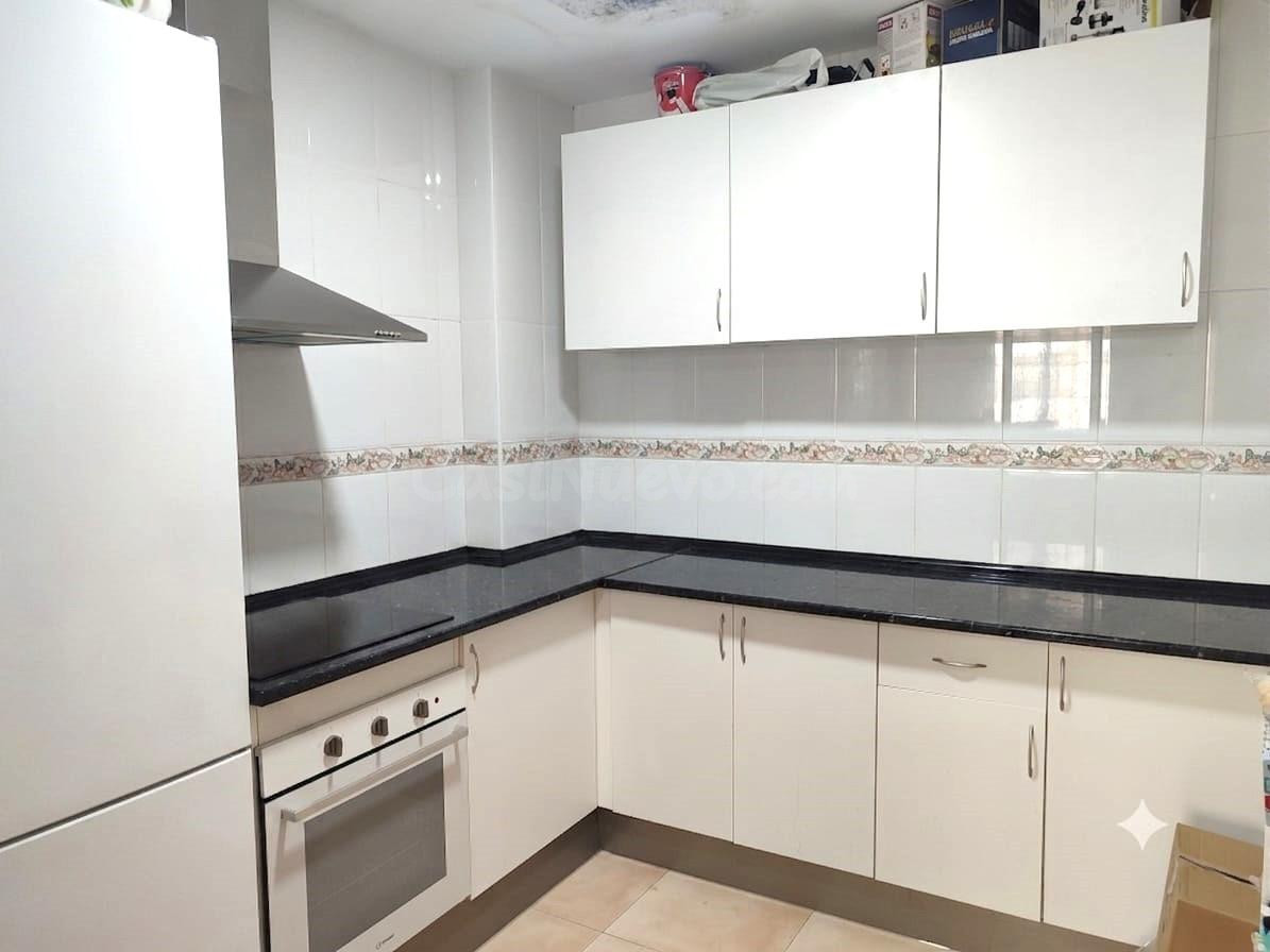 Vivienda unifamiliar de 3 dormitorios con plaza de garaje - foto 3