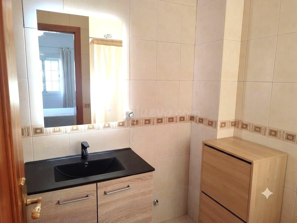 Vivienda unifamiliar de 3 dormitorios con plaza de garaje - foto 5