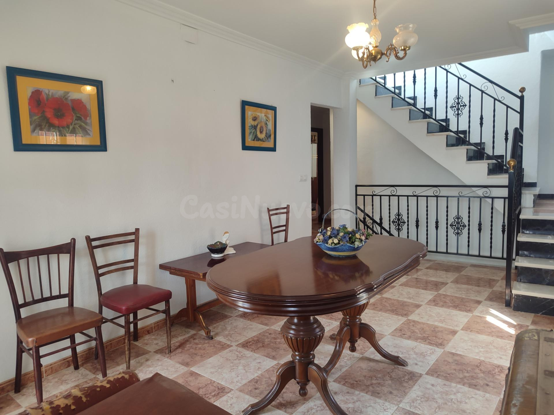 Casa de 4 dormitorios con garaje . Ideal inversores ¡¡¡ - foto 2
