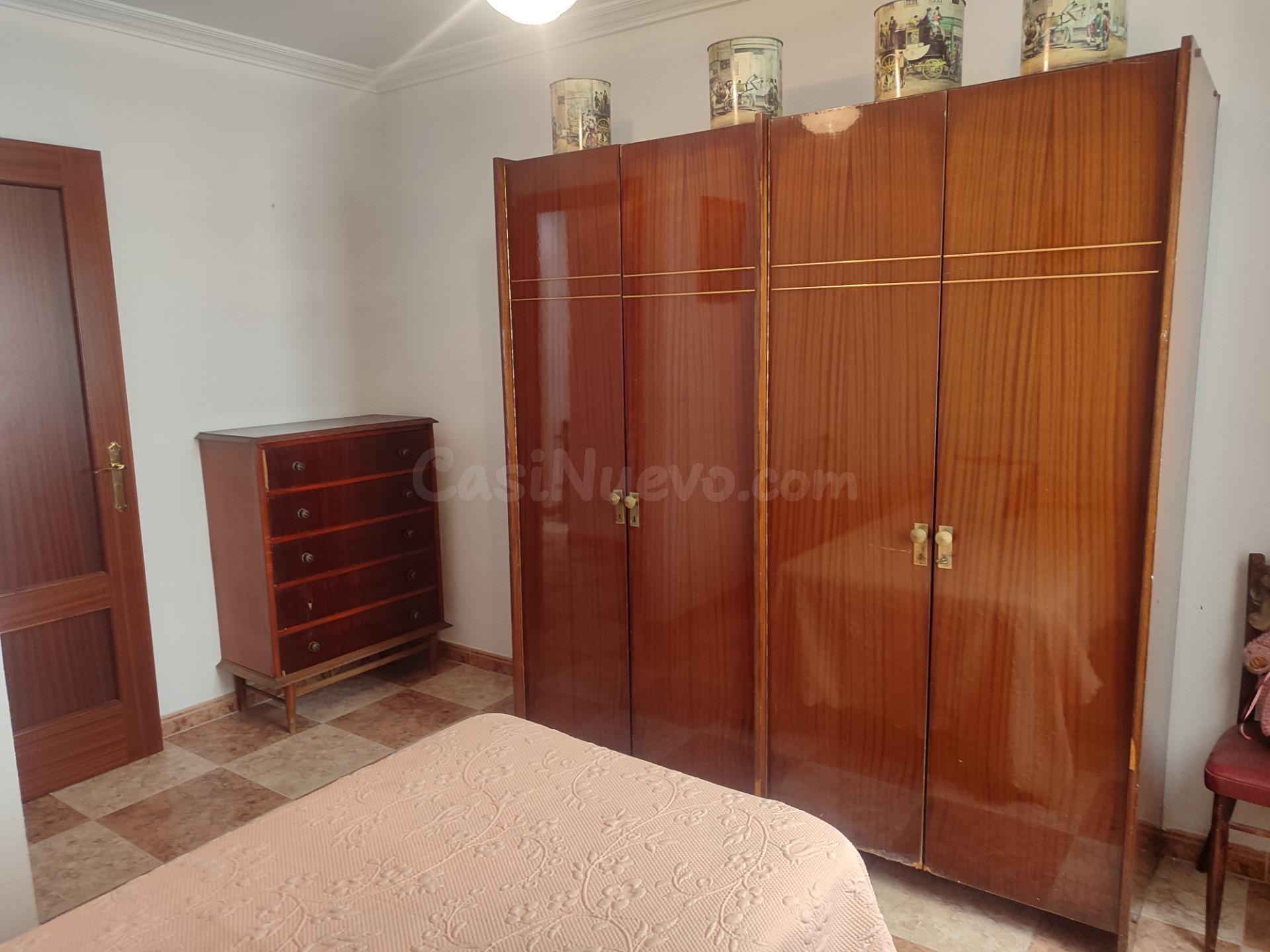 Casa de 4 dormitorios con garaje . Ideal inversores ¡¡¡ - foto 5