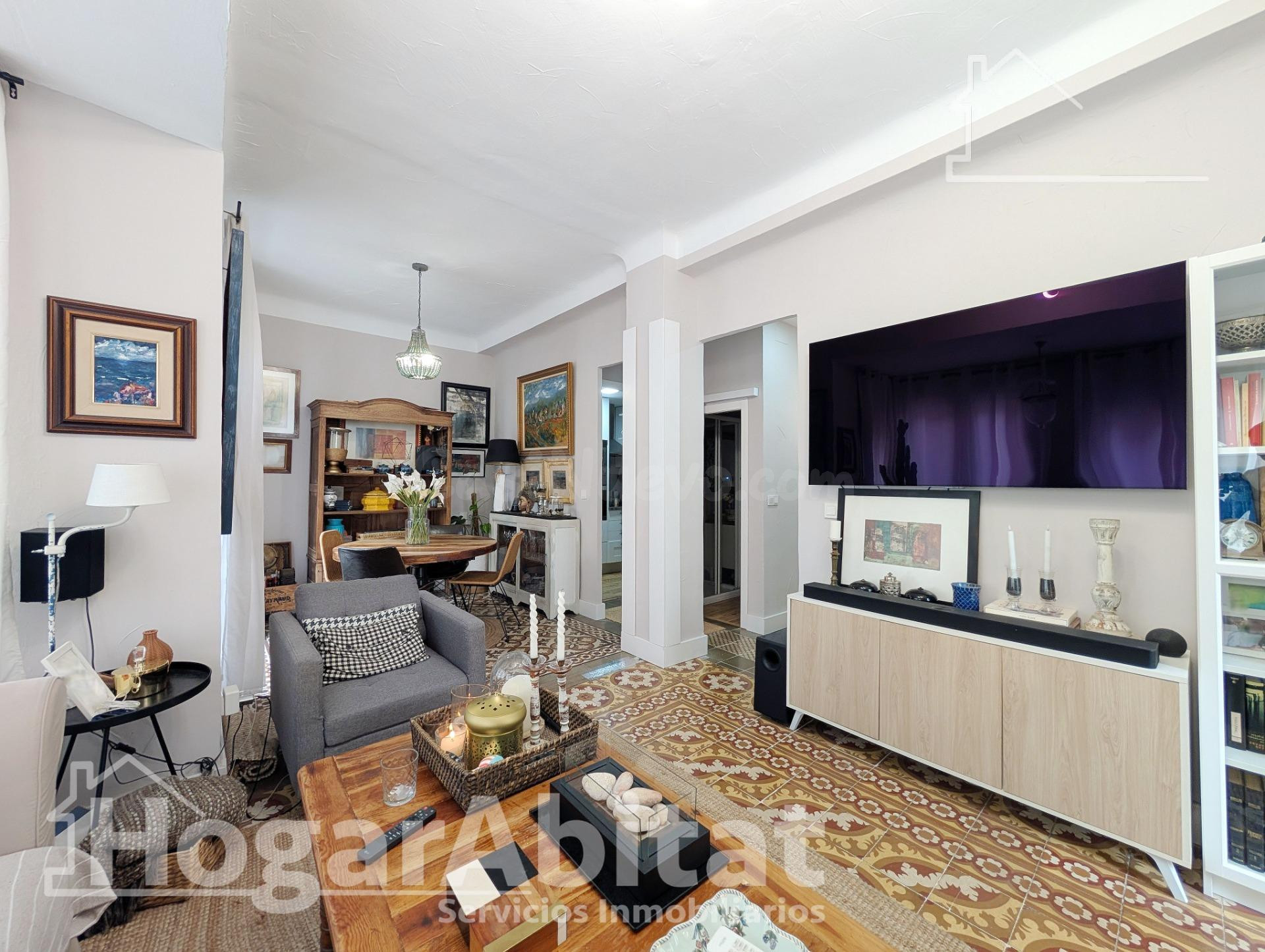 ¡REFORMADO! PRECIOSO, LUMINOSO Y ESQUINERO CON PATIO Y TRES  - foto 3