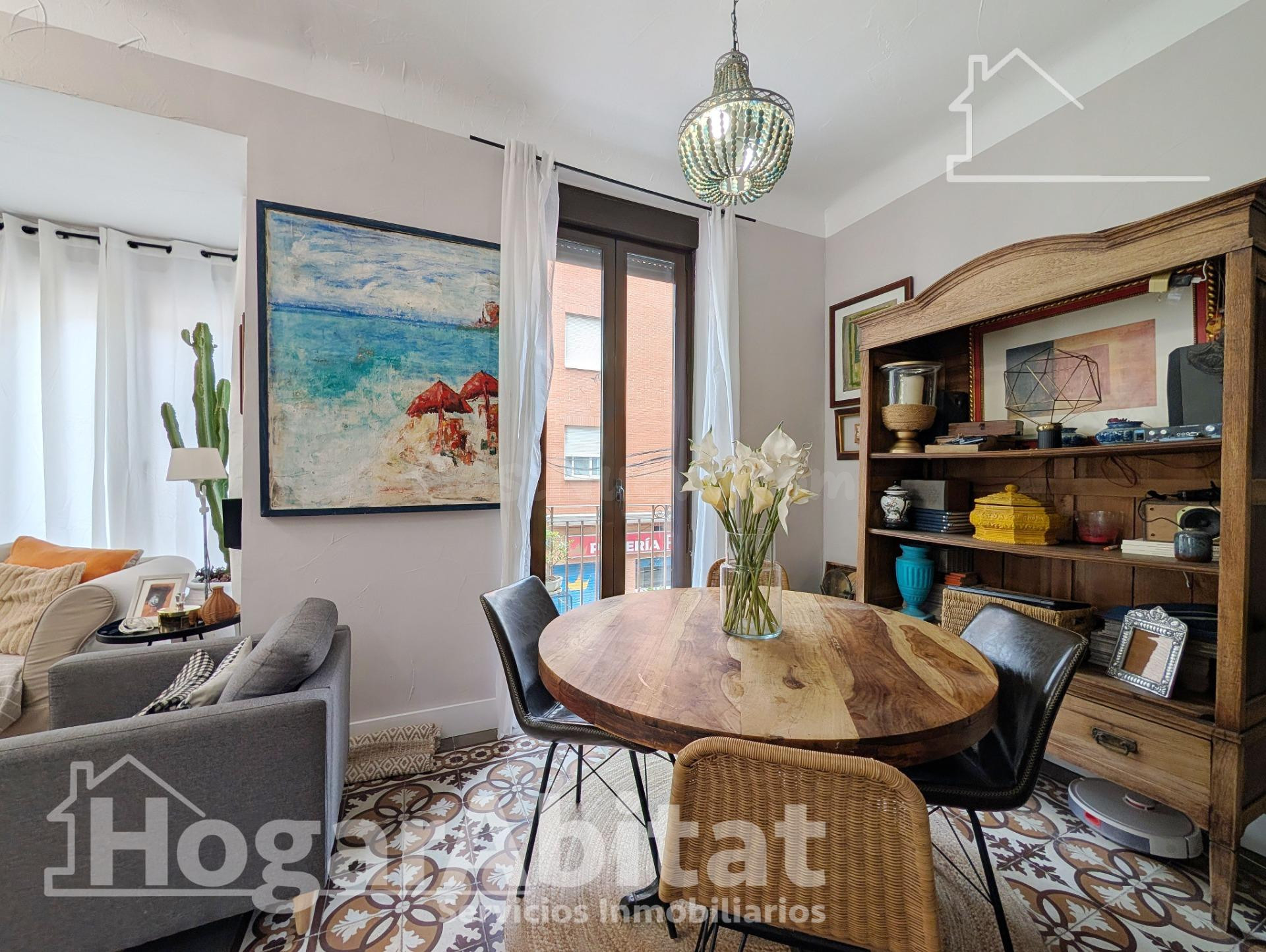 ¡REFORMADO! PRECIOSO, LUMINOSO Y ESQUINERO CON PATIO Y TRES  - foto 4