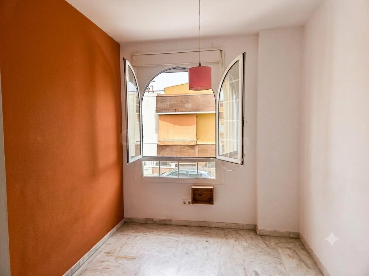 ¡GRAN OPORTUNIDAD EN CERRO AMATE! Piso con Garaje, Trastero  - foto 3