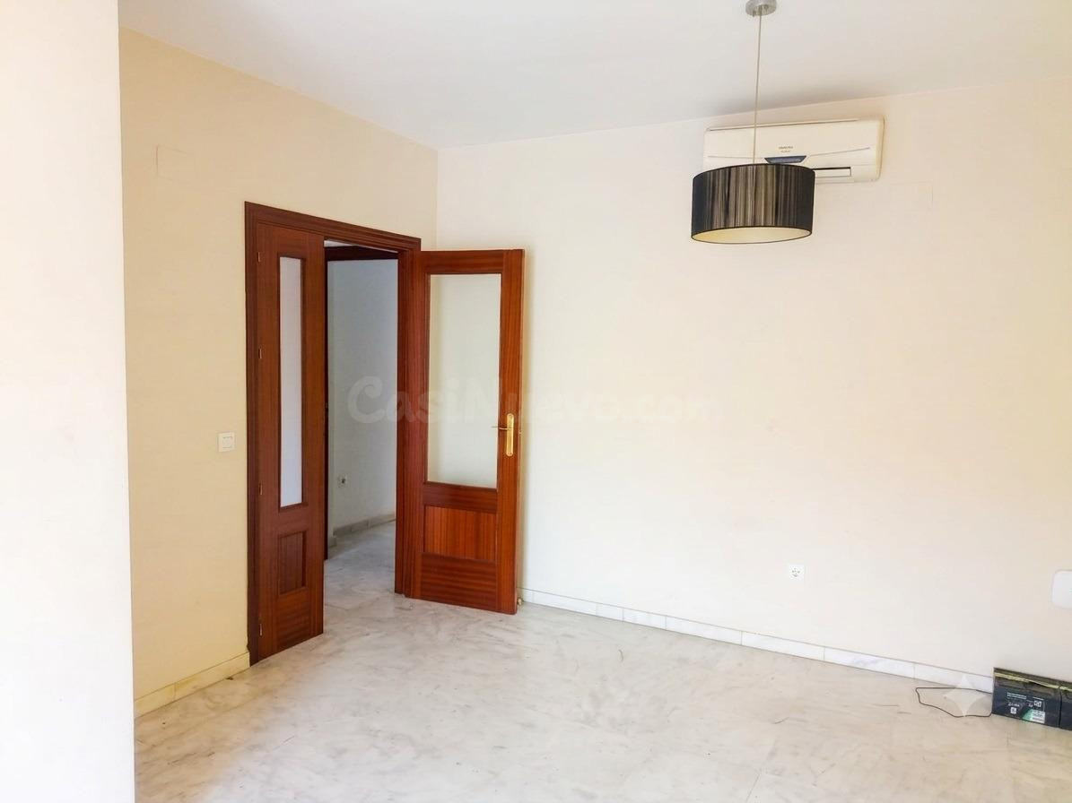 ¡GRAN OPORTUNIDAD EN CERRO AMATE! Piso con Garaje, Trastero  - foto 4