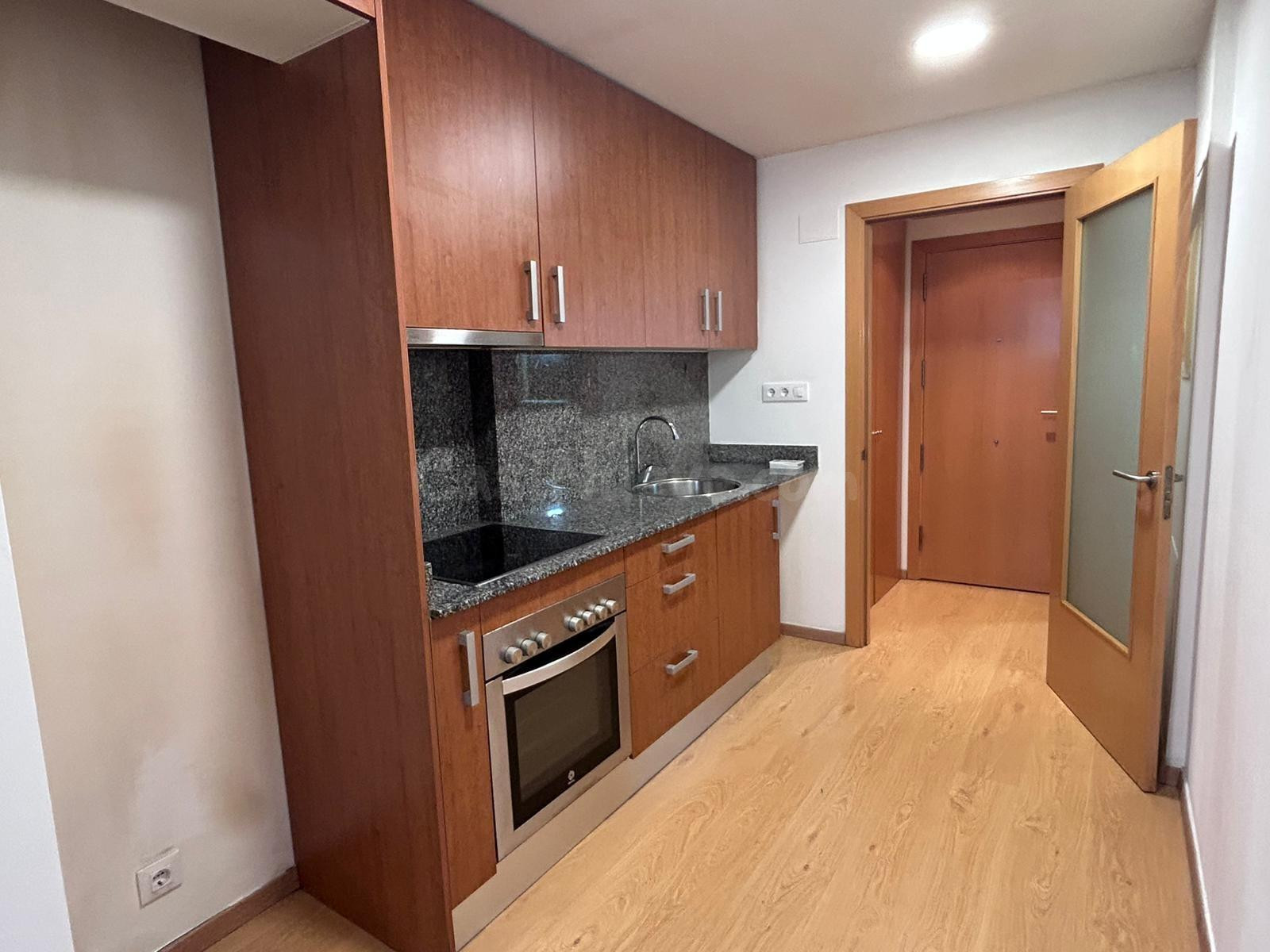 PRÁCTICO LOFT DE 1 HABITACIÓN CON PARKING Y TRASTERO EN LA Z - foto 5