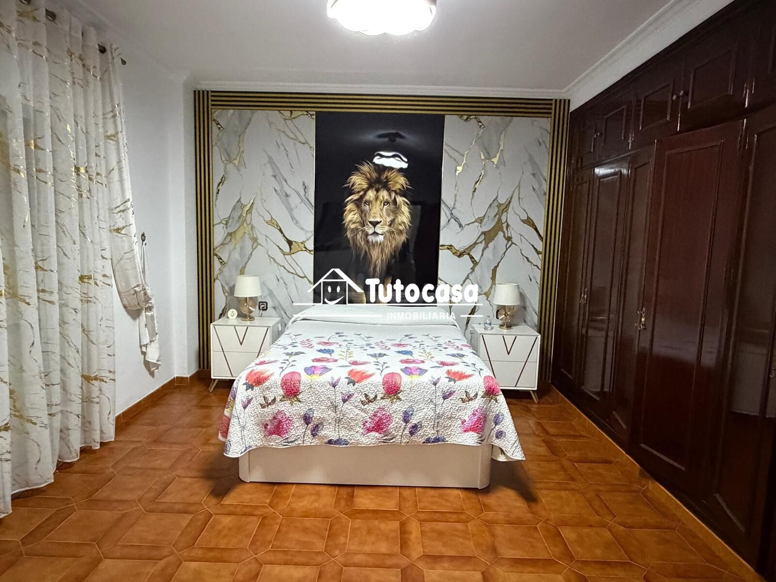 Exclusiva casa con local independiente y espacios llenos de  - foto 2