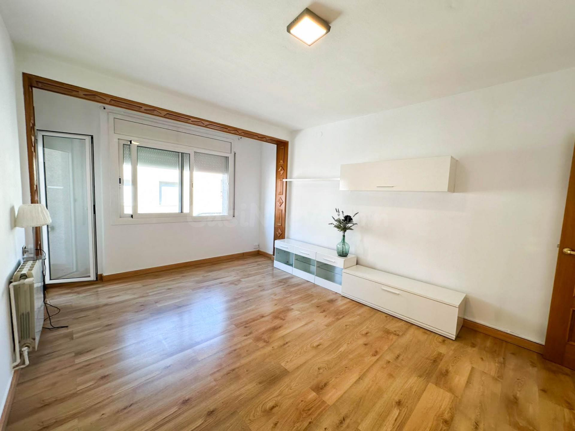 AMPLIO PISO DE 4 habitaciones CON BALCÓN, PARA ENTRAR A VIVI - foto 2
