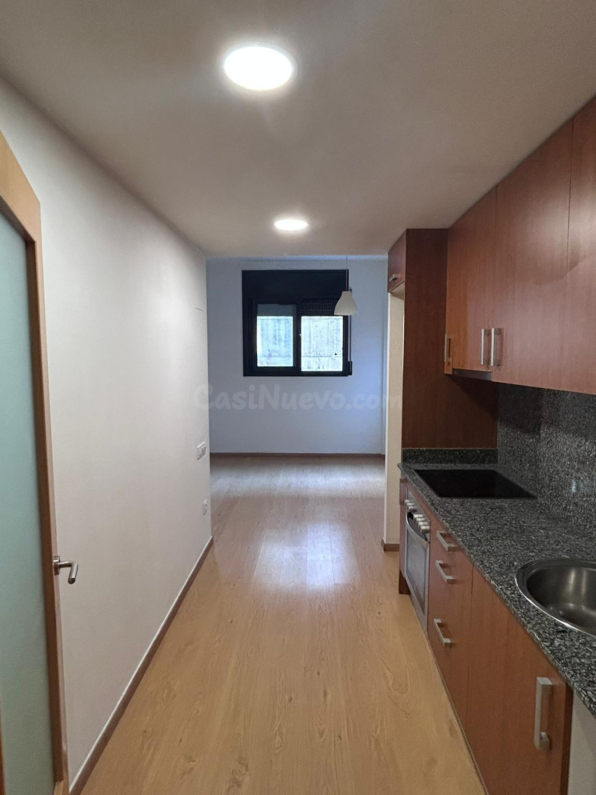 PRÁCTICO LOFT DE 1 HABITACIÓN CON PARKING Y TRASTERO EN LA Z - foto 3
