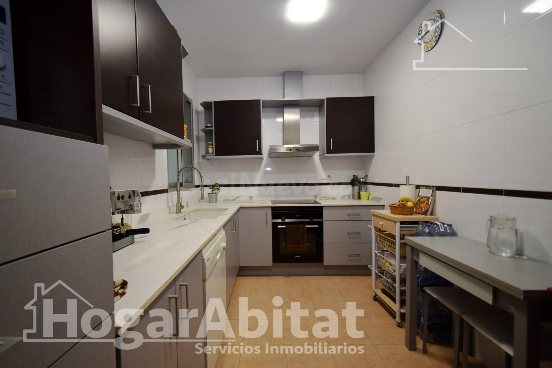 MUY AMPLIO CON TERRAZA, GARAJE Y TRASTERO - foto 5